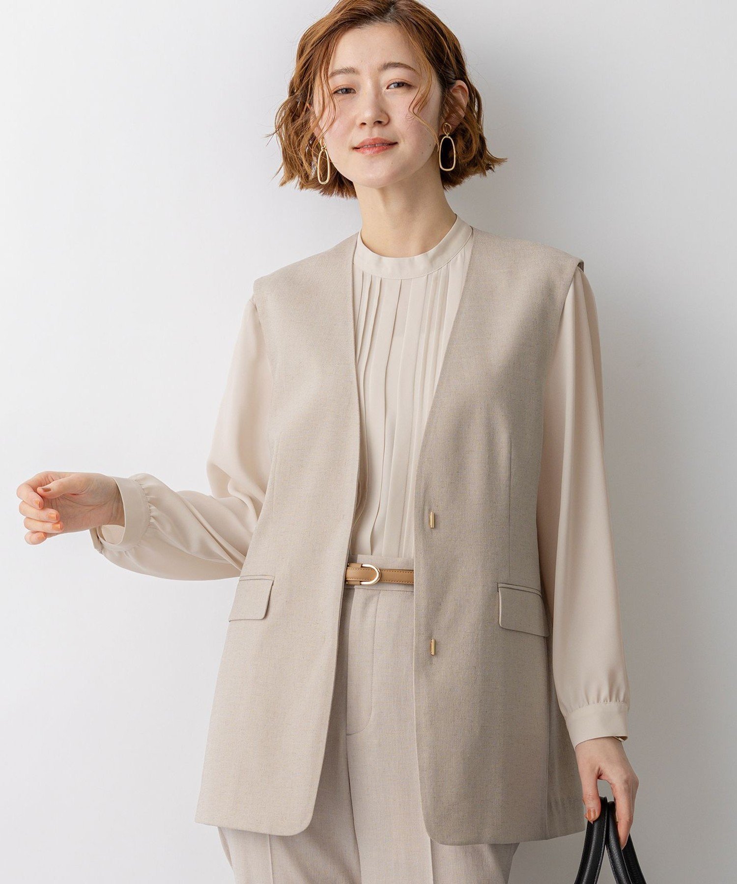 23区 L アイアスマットストレッチ ノーカラージレ ニジュウサンク ジャケット・アウター その他のジャケット・アウター ベージュ ネイビー