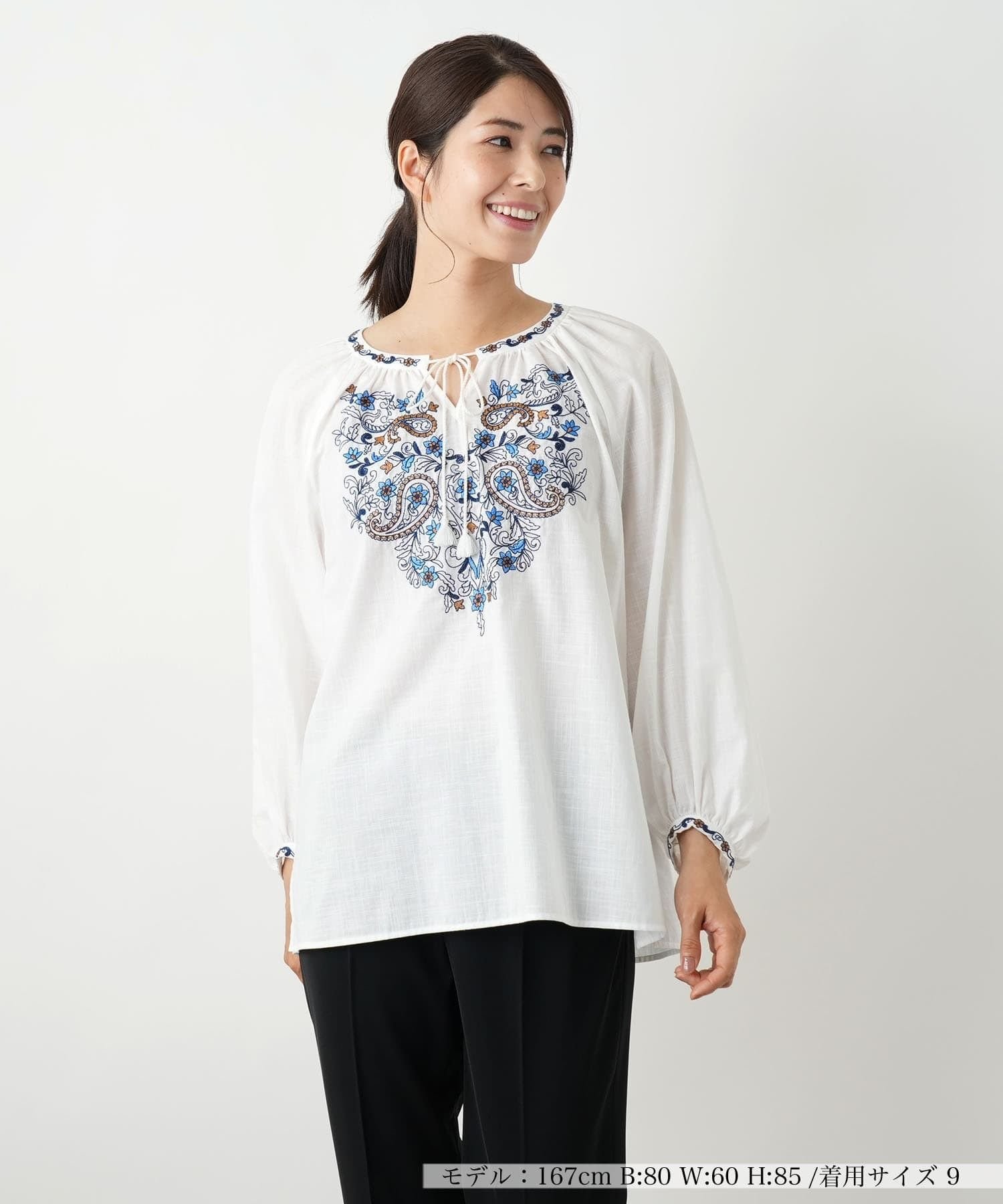 Leilian 刺繍スモックブラウス レリアン トップス シャツ・ブラウス ホワイト