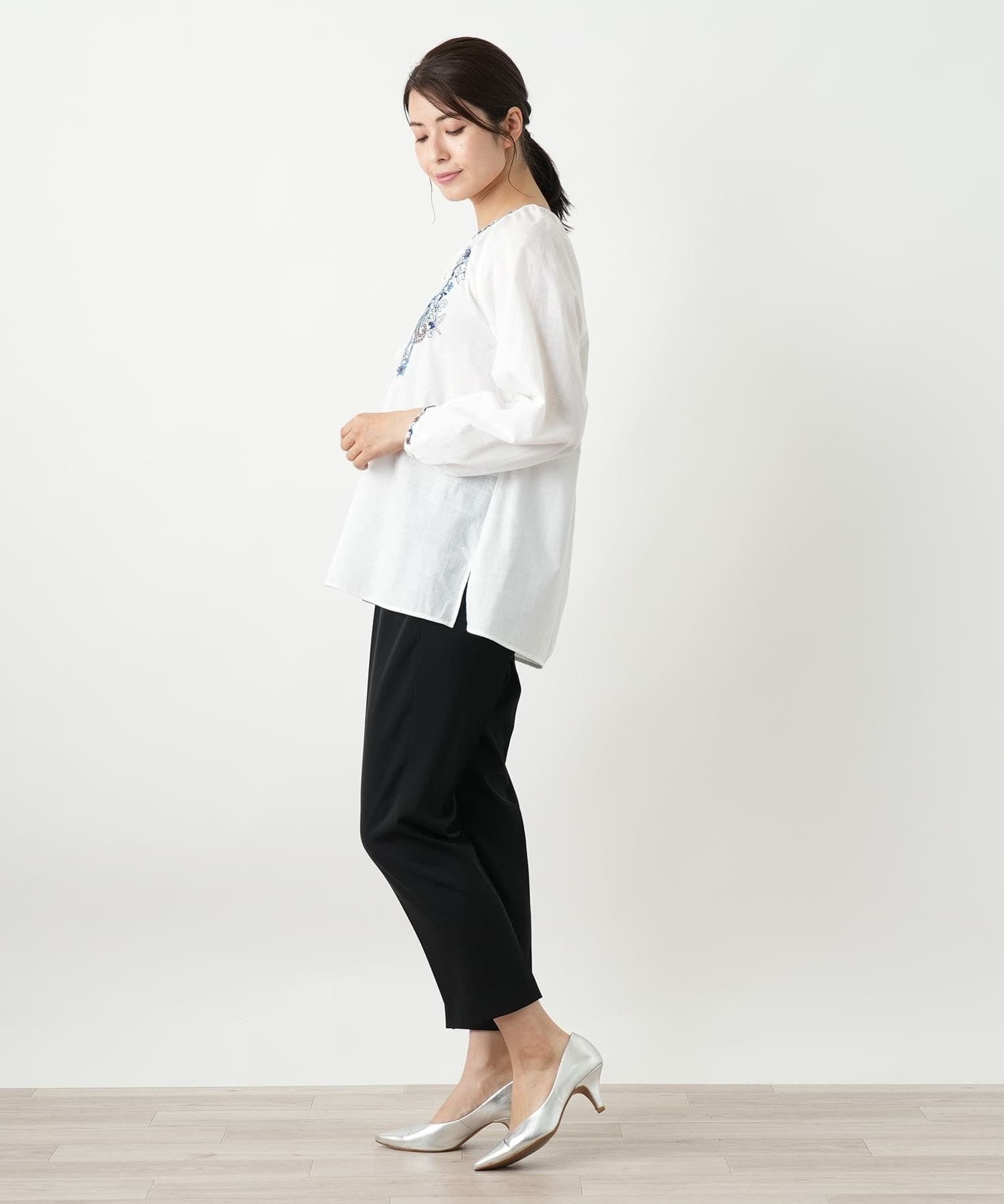 Leilian 刺繍スモックブラウス レリアン トップス シャツ・ブラウス ホワイト