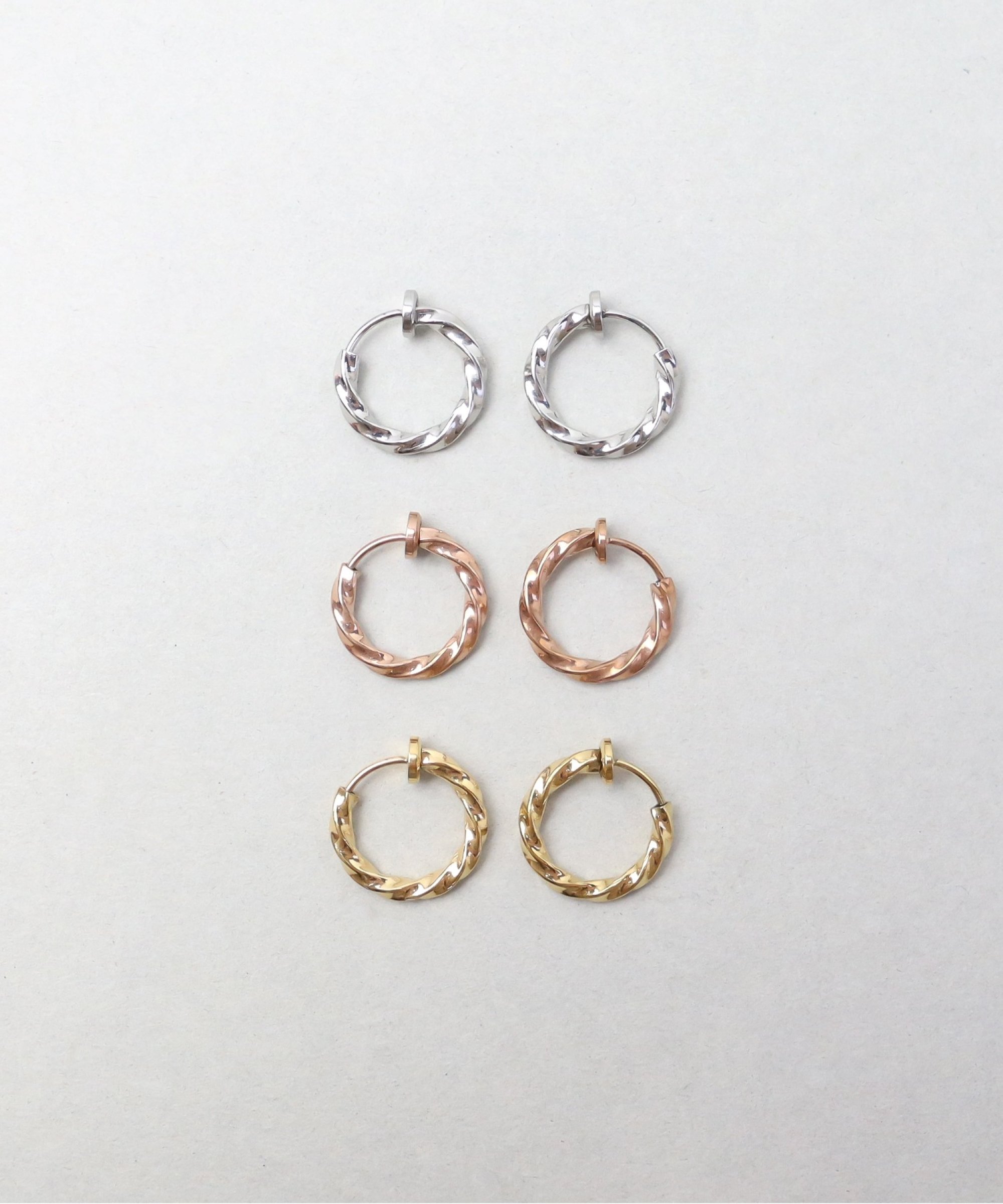 ieLS 「ieLS」ステンレス ツイストフープイヤリング クークロワッサン アクセサリー・腕時計 イヤリング・イヤーカフ ゴールド シルバー