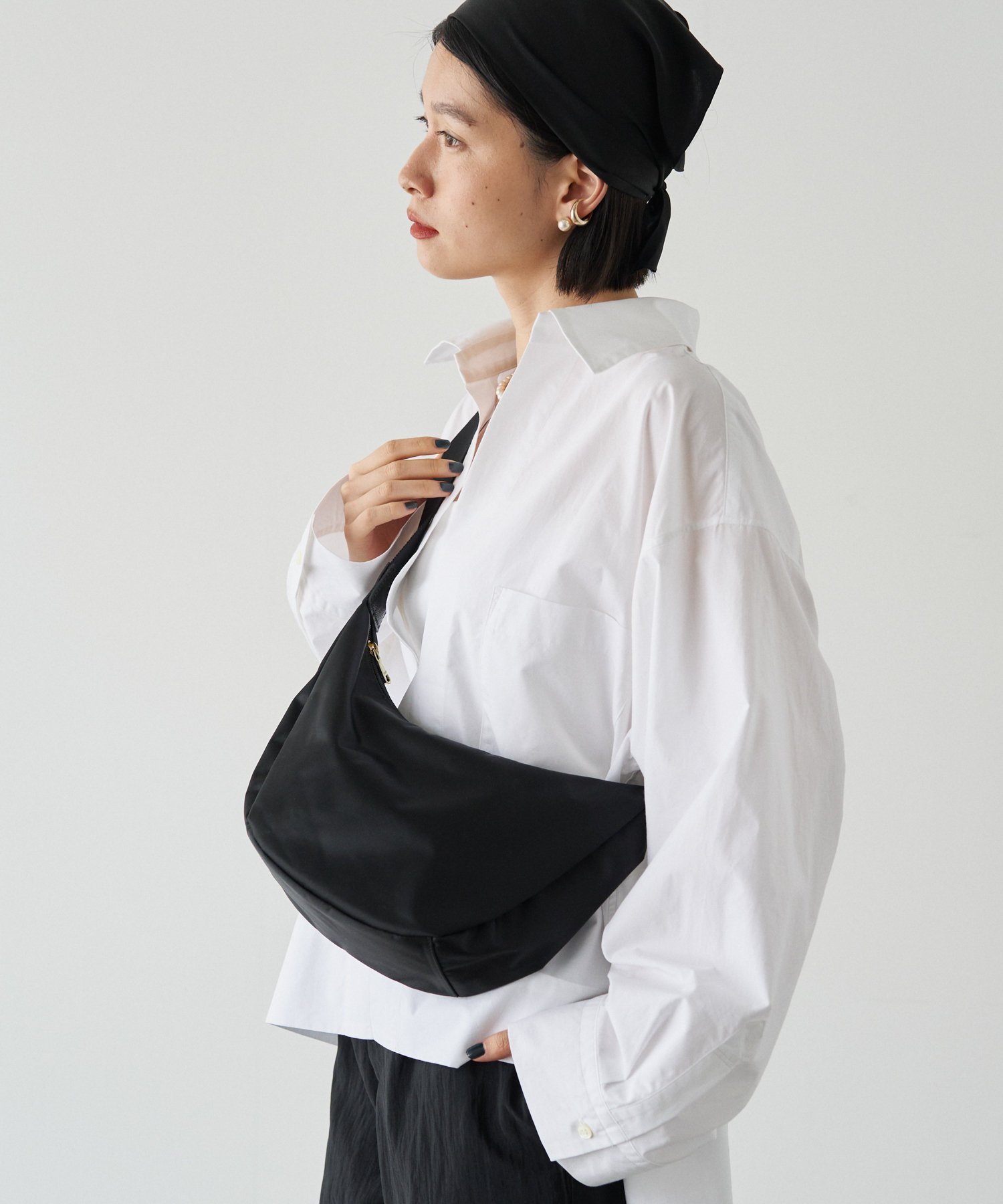 russet [ショルダーバッグ人気No.1]WEB限定 ナイロンラウンドショルダーバッグ ラシット バッグ ショルダーバッグ ブラック ホワイト ネイビー ブラウン【送料無料】