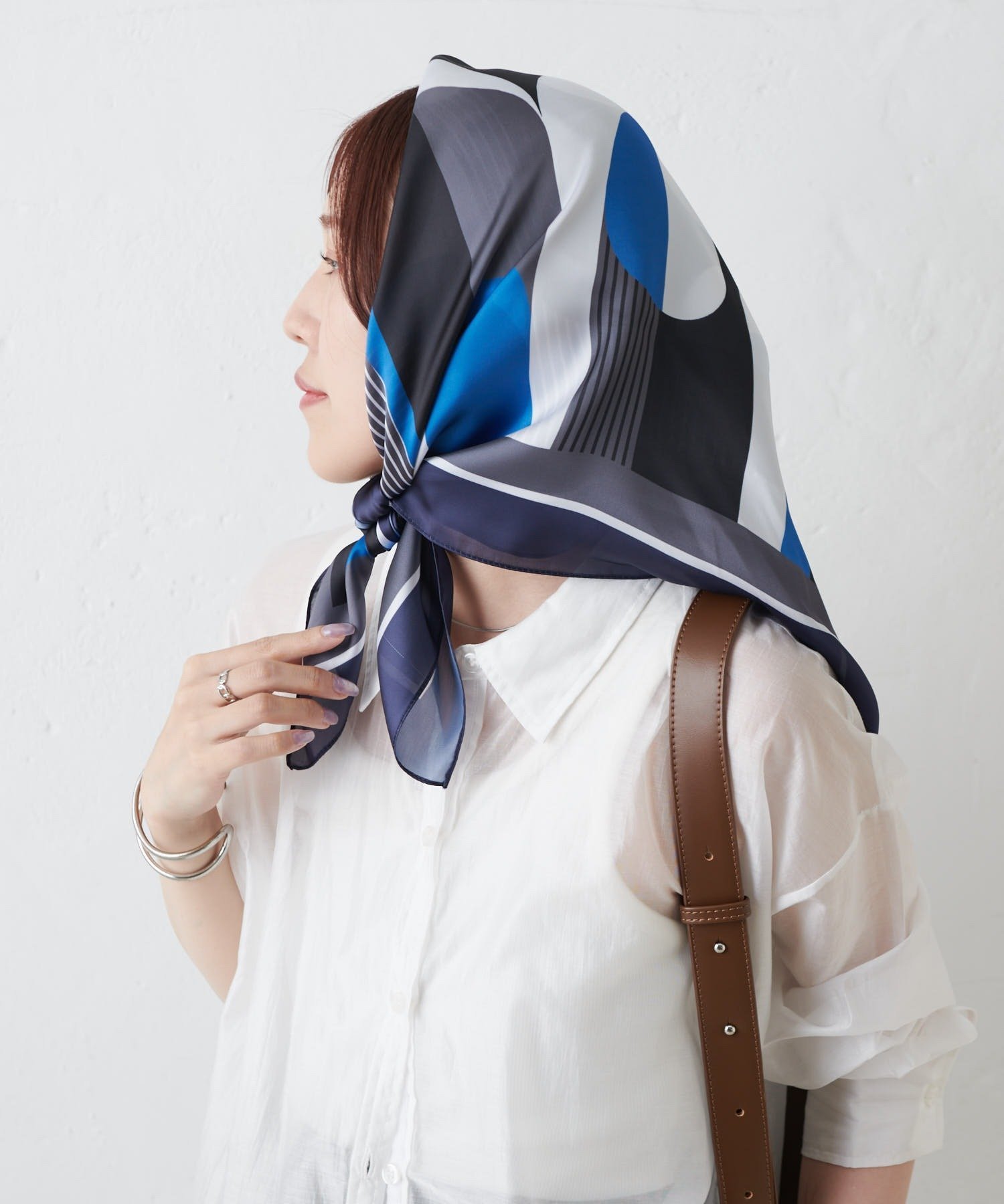 【SALE/50%OFF】COLONY 2139 スカーフ 幾何柄 70×70 コロニー トゥーワンスリーナイン アクセサリー・腕時計 その他のアクセサリー・腕...