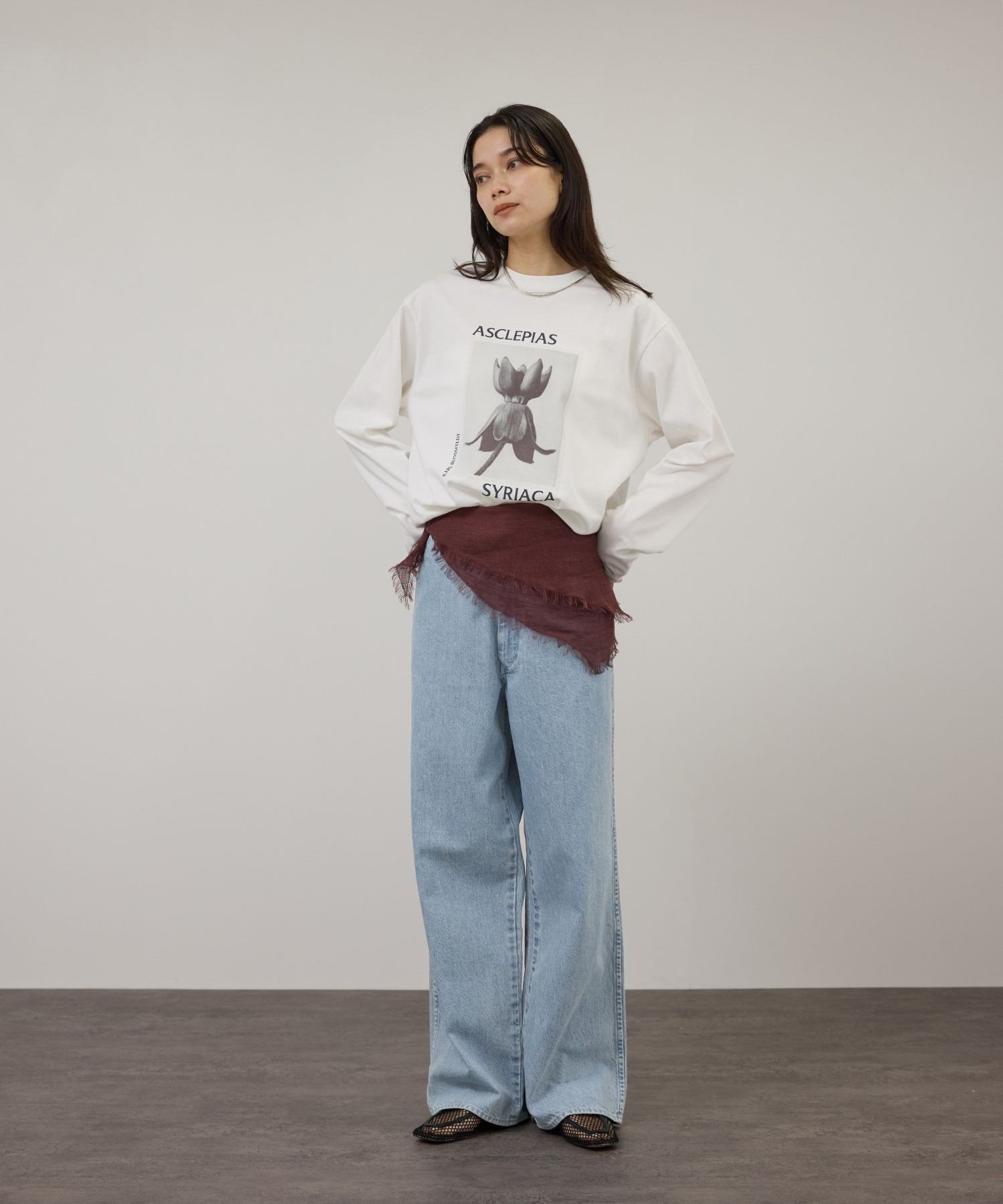 SALON adam et rope' 【KURO for SALON(クロ)】別注EASY TUCK DENIM LIGHT INDIGO / デニムパンツ サロン アダム エ ロペ パンツ ジーンズ・デニムパンツ ブルー
