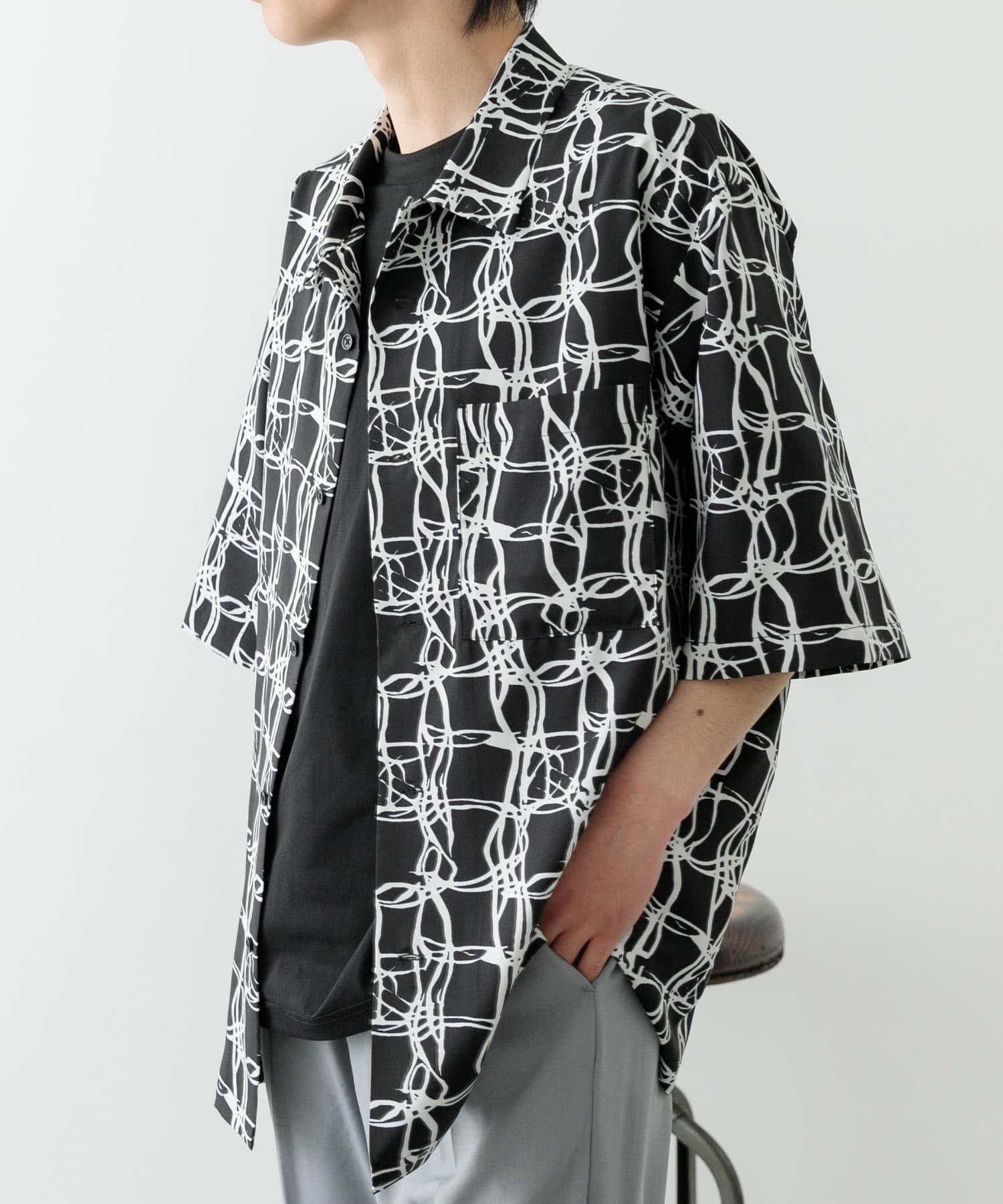 【SALE／60%OFF】URBAN RESEARCH ITEMS ラインアートプリントオープンカラー半袖シャツ アーバンリサーチアイテムズ トップス シャツ・ブラウス ベージュ ブラック ホワイト