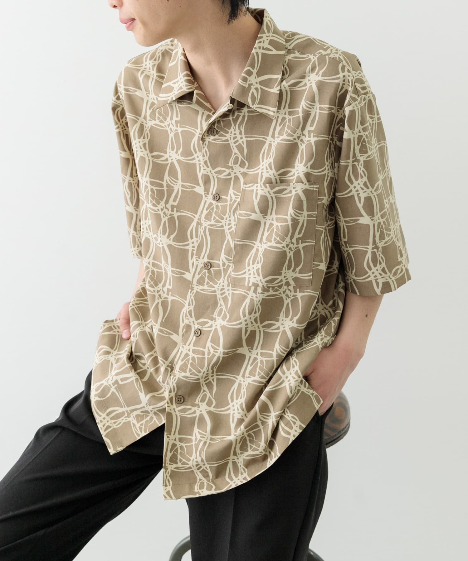 【SALE／60%OFF】URBAN RESEARCH ITEMS ラインアートプリントオープンカラー半袖シャツ アーバンリサーチアイテムズ トップス シャツ・ブラウス ベージュ ブラック ホワイト