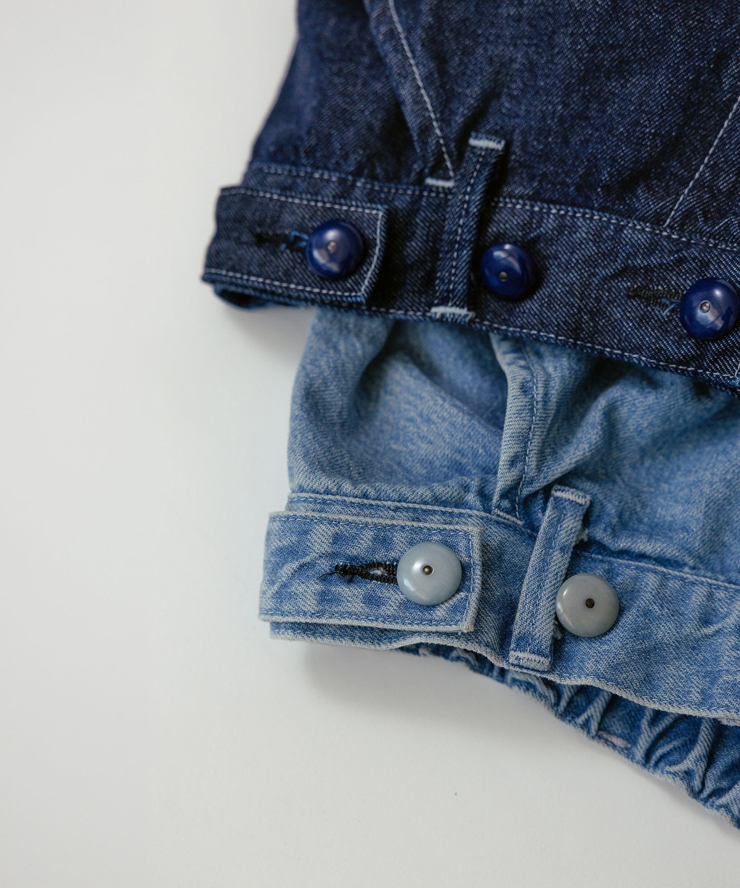 SALON adam et rope' 【KURO for SALON(クロ)】別注EASY TUCK DENIM INDIGO / デニムパンツ サロン アダム エ ロペ パンツ ジーンズ・デニムパンツ ネイビー【送料無料】