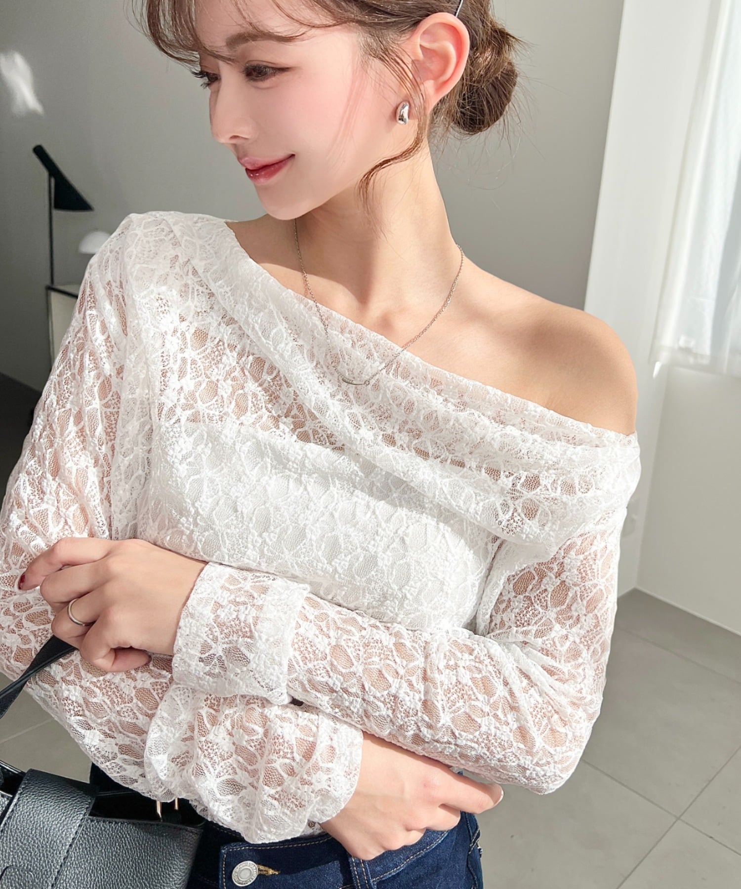 moment+ ワンショルドレープ長袖ストレッチレースプルオーバー(インナー別売り) モーメントプラス トップス カットソー・Tシャツ ブラック ホワイト
