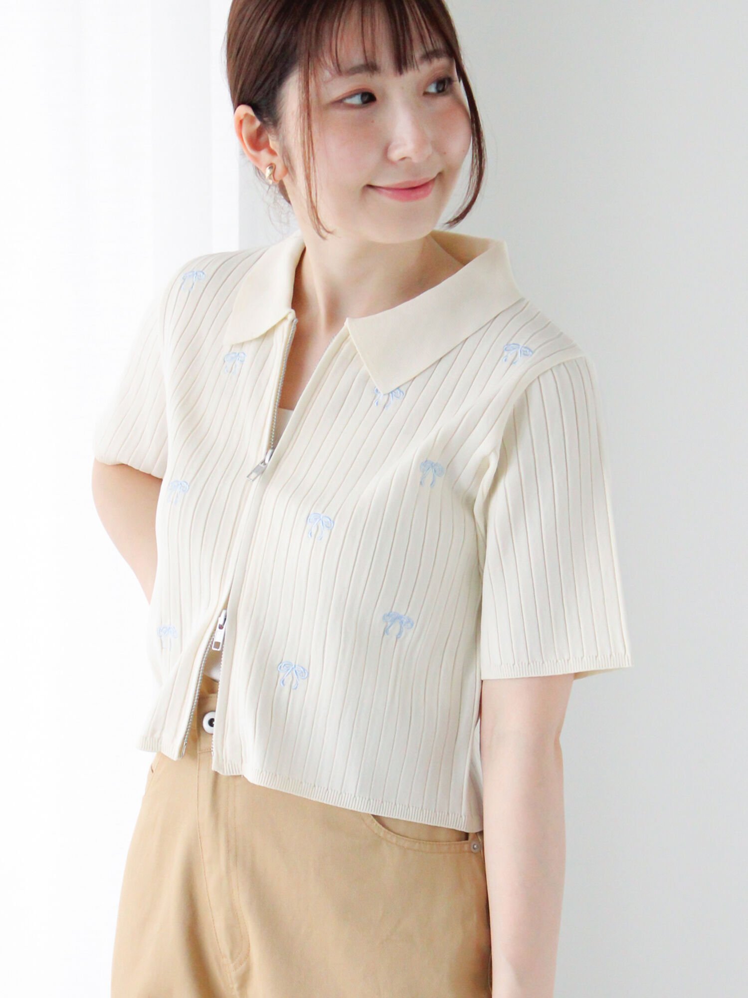 【SALE／39%OFF】Te chichi TERRASSE リボン刺繍ダブルジップカーディガン テチチ トップス カーディガン ブラック ホワイト グレー【送料無料】のサムネイル