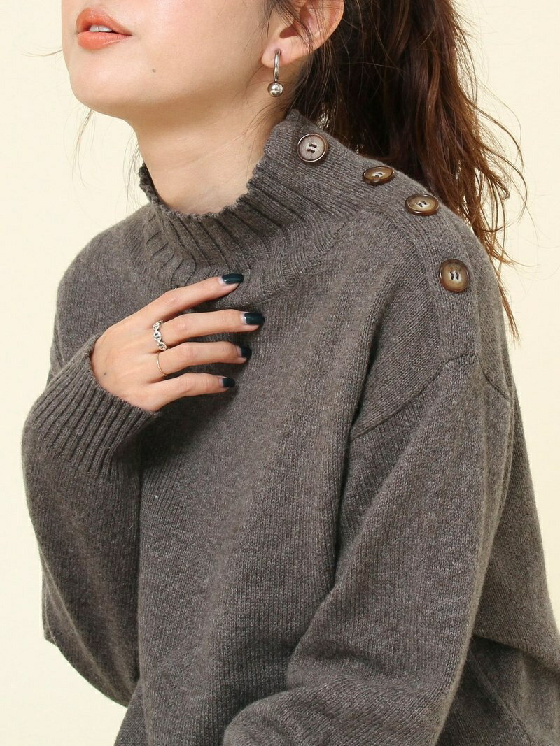 【50代女性】肩ボタン付きのシンプルなニットセーターのおすすめランキング｜キテミヨ-kitemiyo-