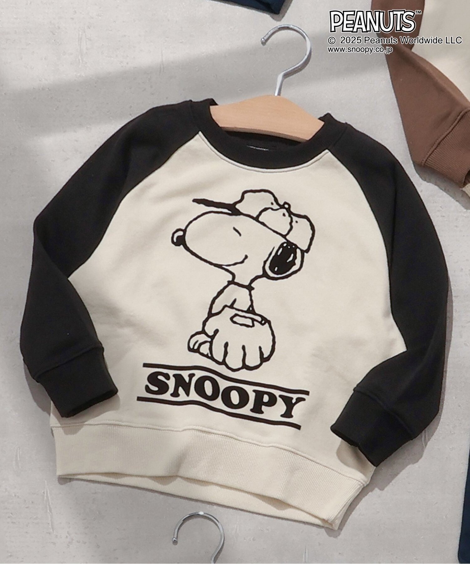 BREEZE PEANUTSコラボ ラグラントレーナー エフオーオンラインストア トップス スウェット・トレーナー..