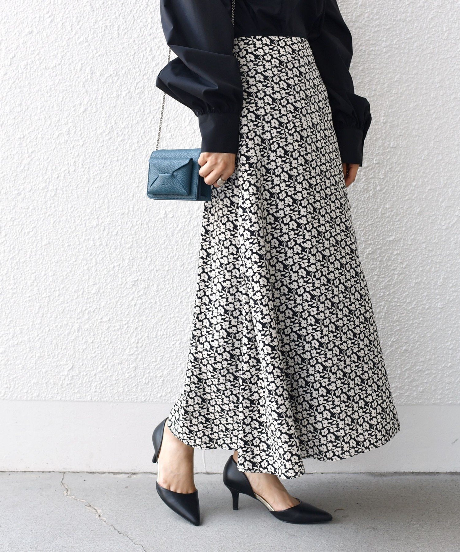 【SALE／10%OFF】SHIPS WOMEN *＜手洗い可能＞ドット / 花柄 切替 セミフレア スカート◇ シップス スカート ロング・マキシスカート ホワイト ブラック ベージュ ネイビー【送料無料】のサムネイル