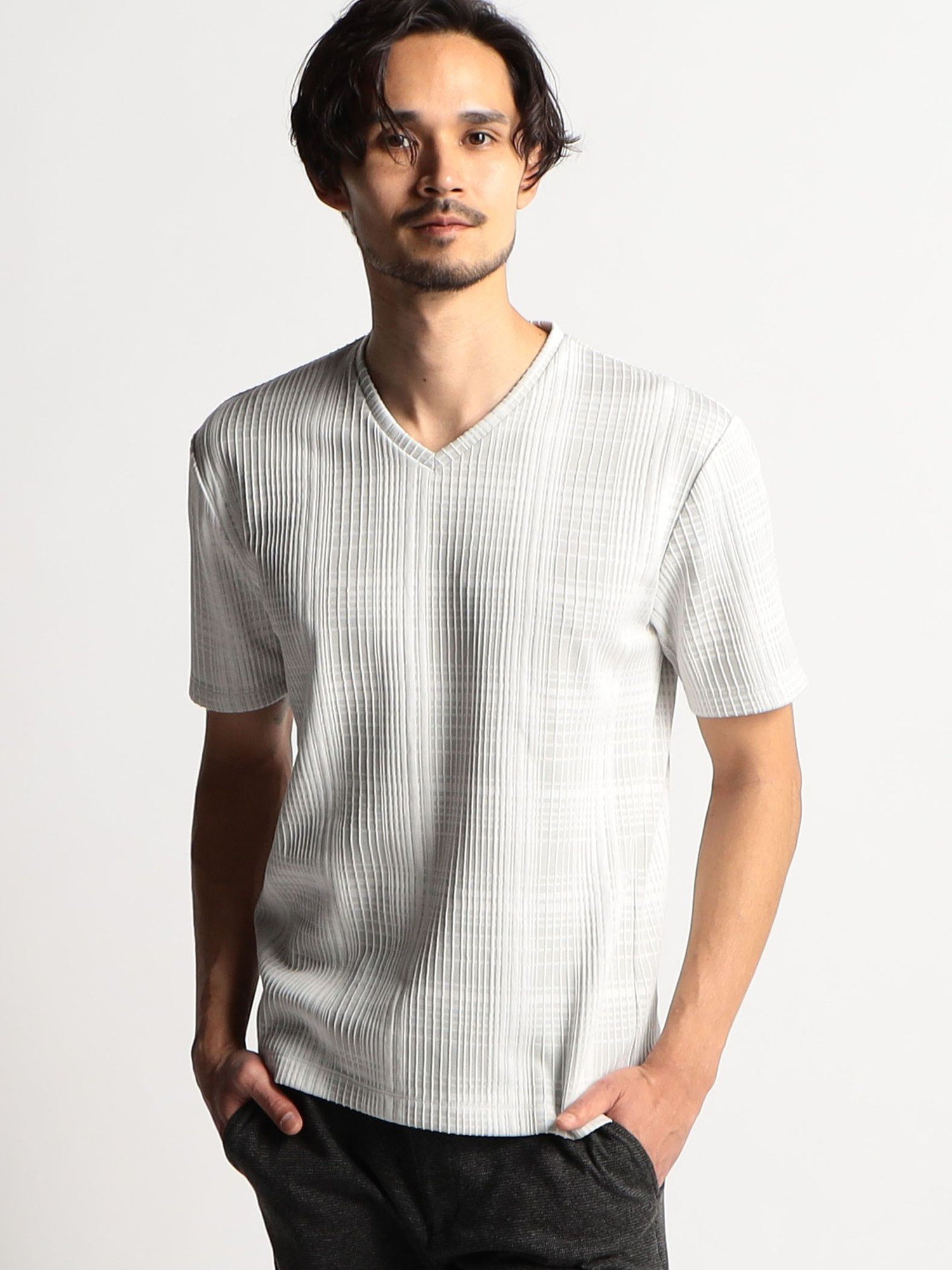 【SALE／30%OFF】NICOLE CLUB FOR MEN ブリスターチェックジャガード半袖Vネックカットソー ニコル トップス カットソー・Tシャツ ホワイト ブラック レッド【送料無料】