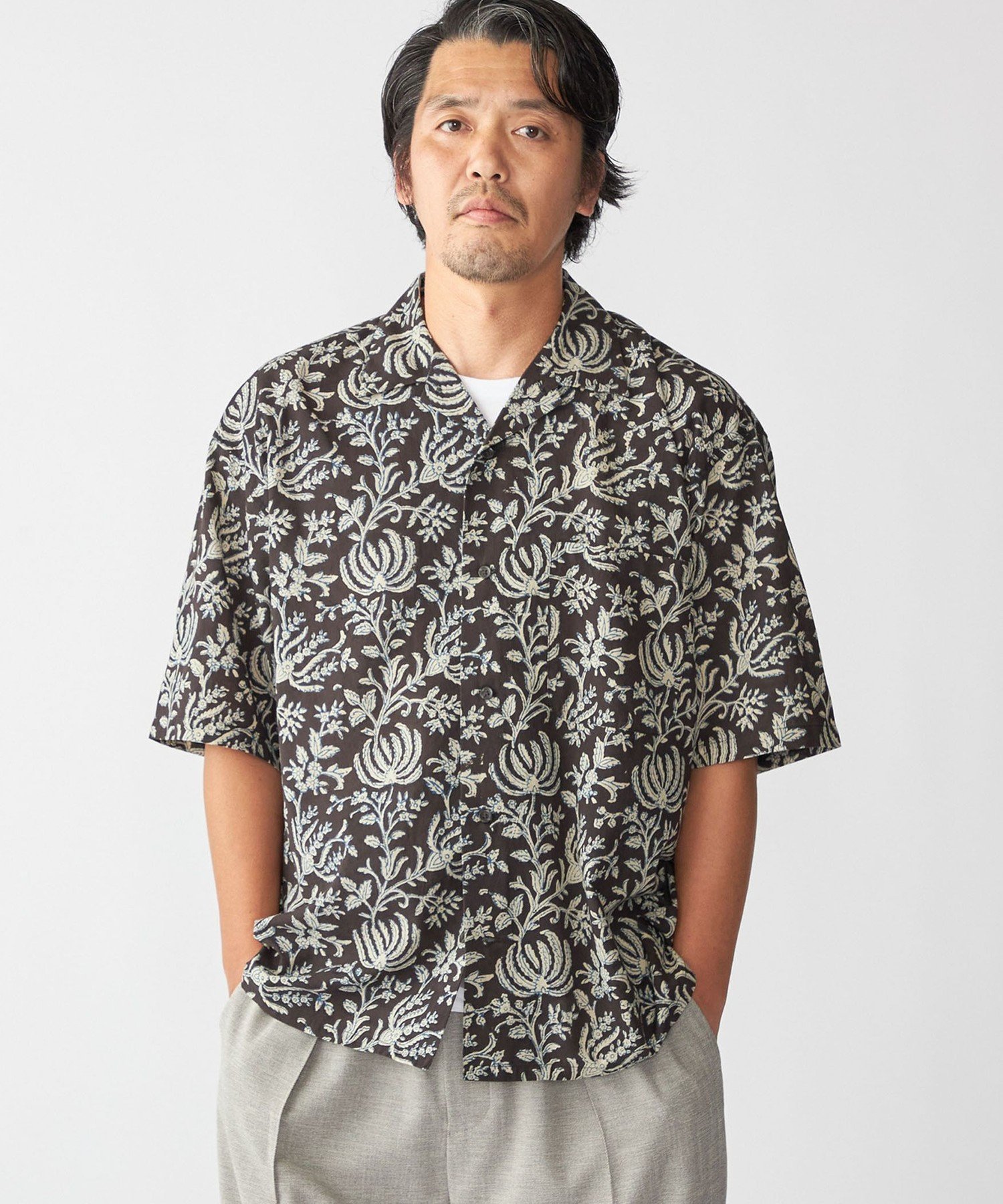 【SALE／35%OFF】SHIPS MEN BENCH MARKING SHIRTS: インディアン バティック ショートスリーブ シャツ シップス トップス シャツ・ブラウス グリーン ブラウン【送料無料】
