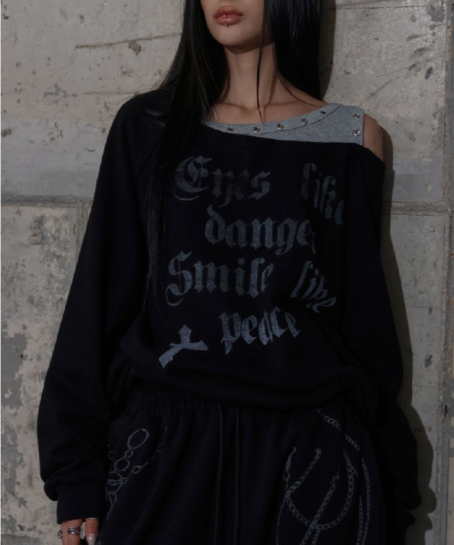 【FANCY CLUB】ROSARY NOIRER SWEATSHIRT / スウェットシャツ ネバーマインドザエックスユー／チカシツプラス トップス スウェット・トレーナー ブラック