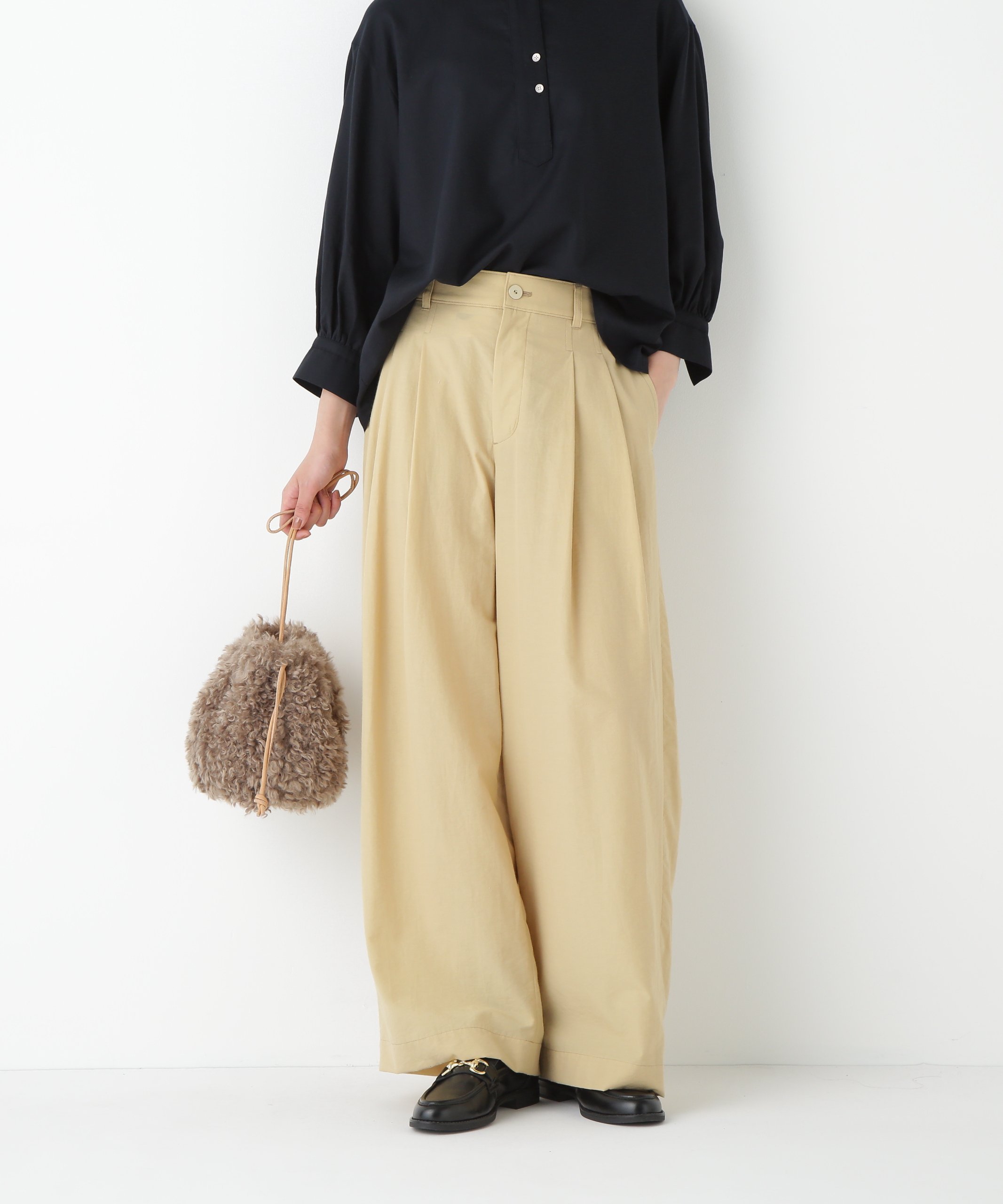 human woman ◆綿ナイロンタッサータックワイドパンツ ヒューマン ウーマン パンツ その他のパンツ ベージュ カーキグリーン