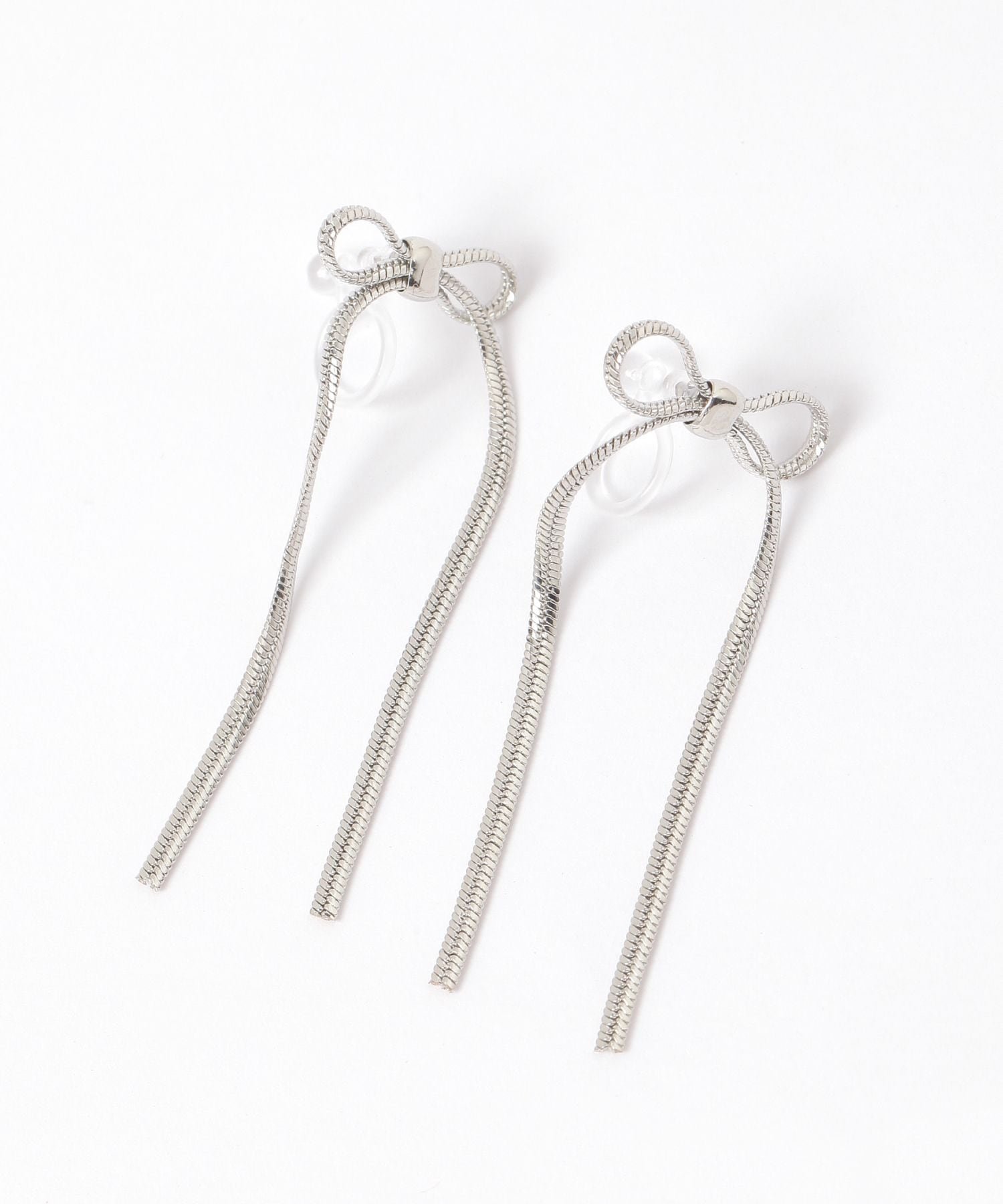 LAKOLE ロングドループリボンノンホールピアス ラコレ アクセサリー・腕時計 イヤリング・イヤーカフ ゴールド シルバー