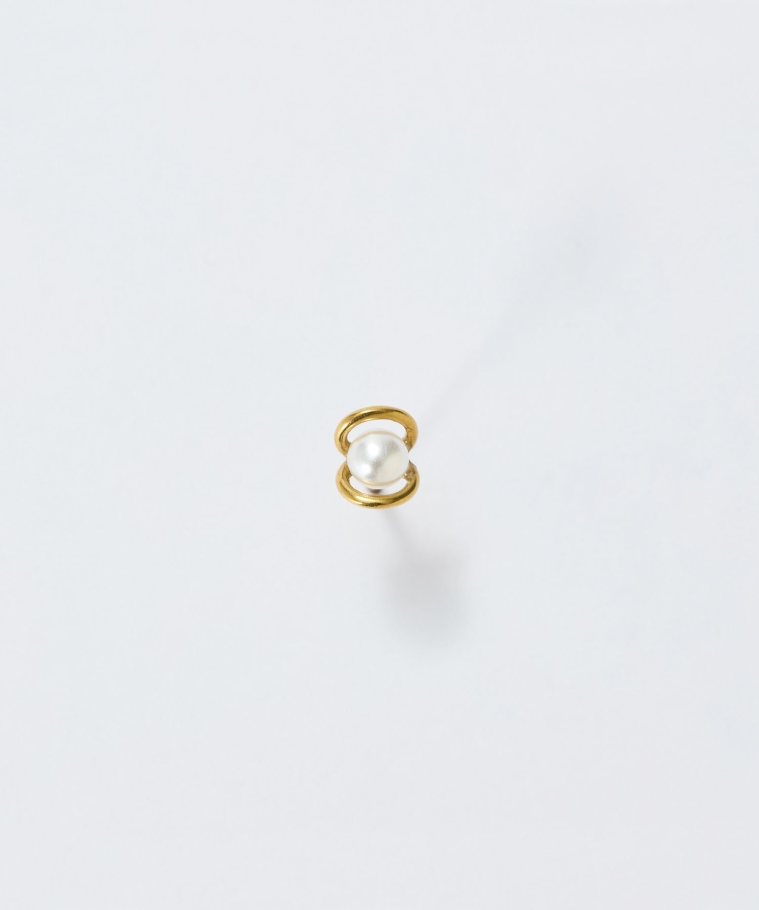 Phoebe 【金属アレルギー対応】プチメタルパールピアス(片耳)/サージカルステンレス ジュエルアディクト アクセサリー・腕時計 ピアス ホワイト