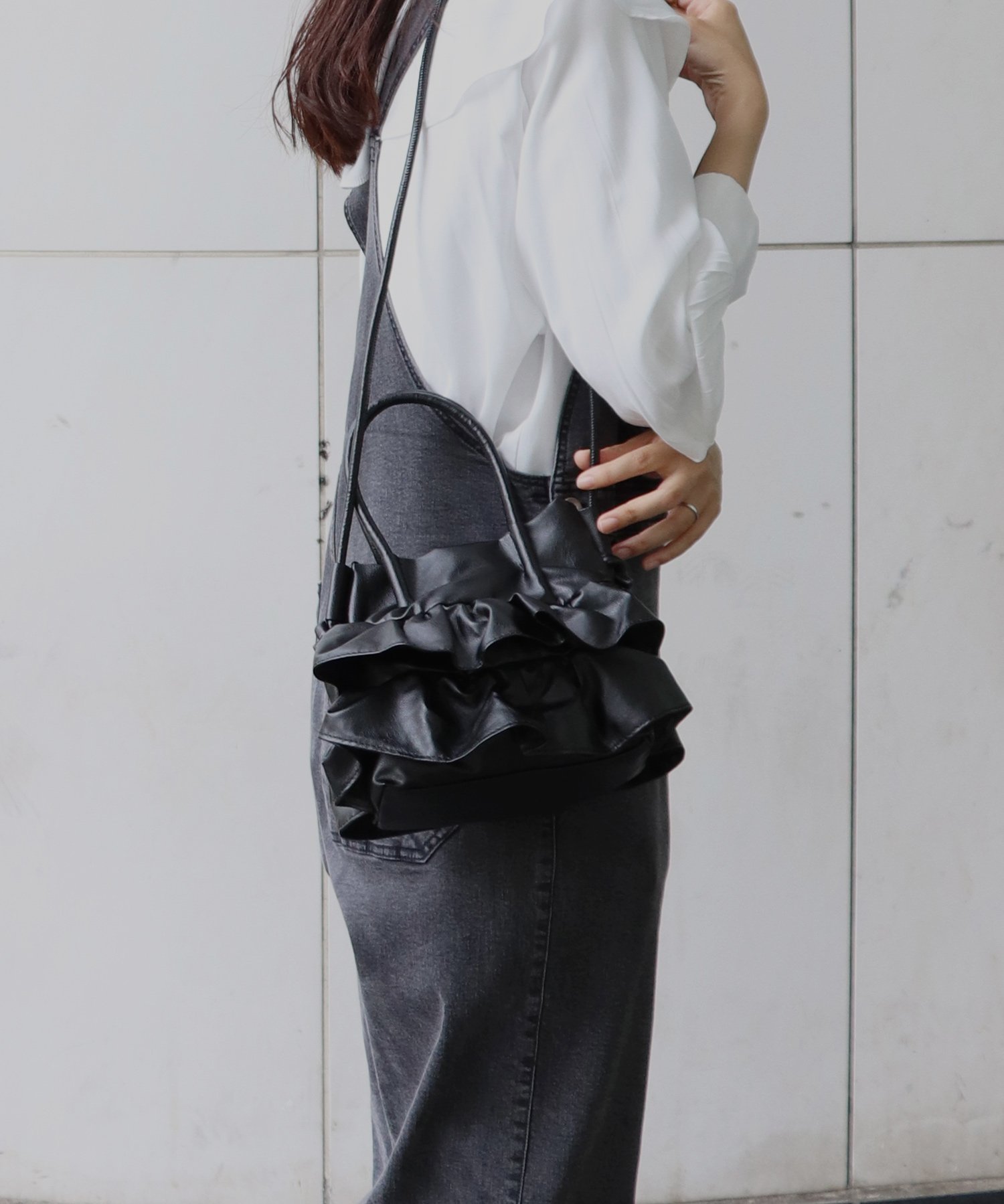 【SALE／20%OFF】UNITED BASE フリルショルダー フリルバッグ ユナイテッド　ベース バッグ トートバッグ シルバー ブラック ホワイトのサムネイル