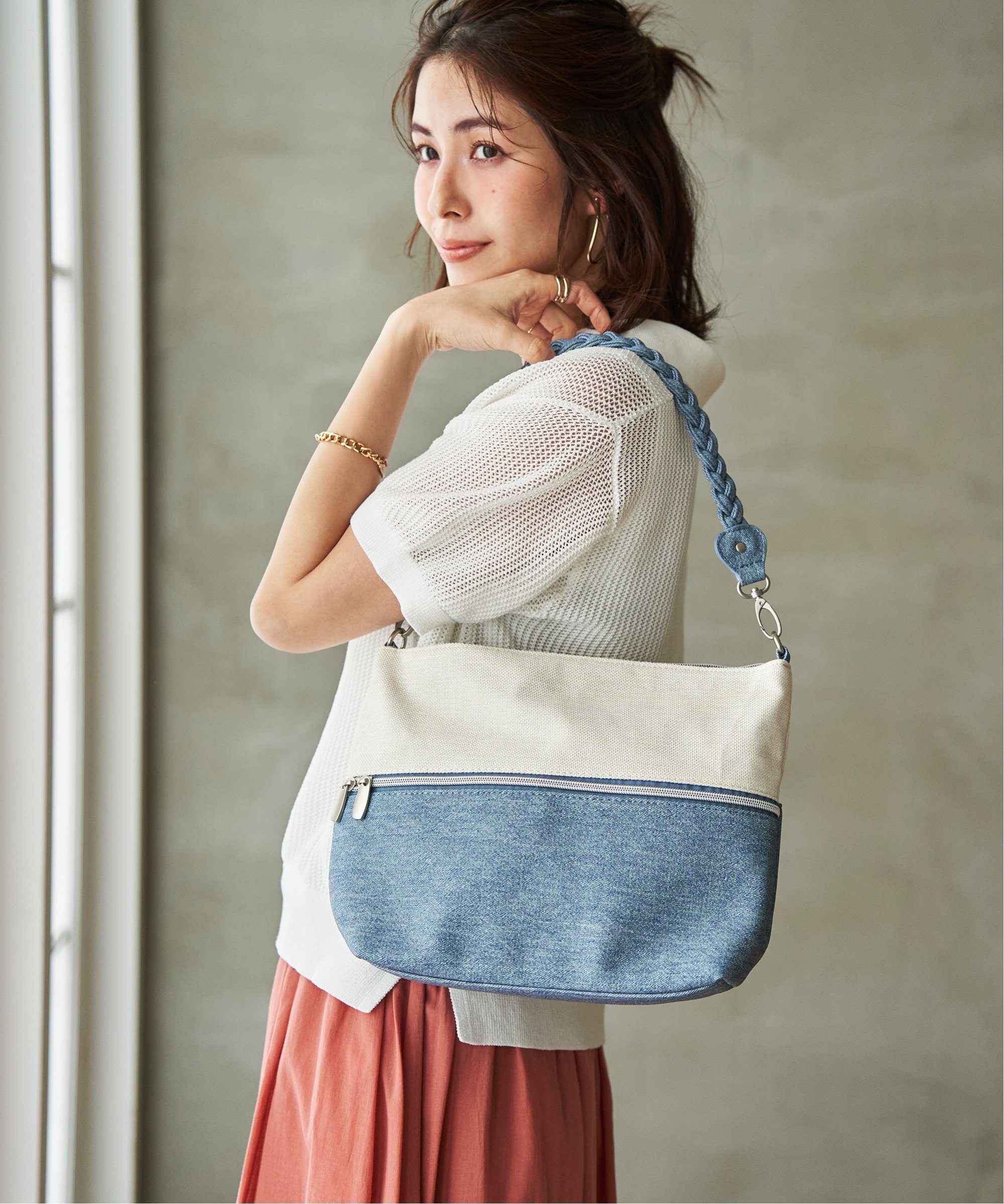 ikka 雑材シート2WAYジップショルダーバッグ イッカ バッグ その他のバッグ グレー ホワイト オレンジ【送料無料】