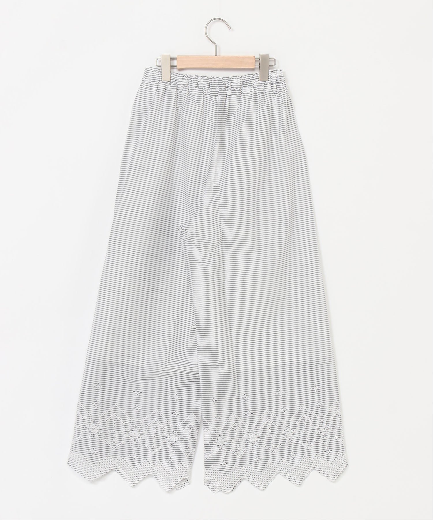 KID BLUE (W)26スラブエンブ くるぶし丈ボトムス キッドブルー パンツ その他のパンツ ホワイト ネイビー