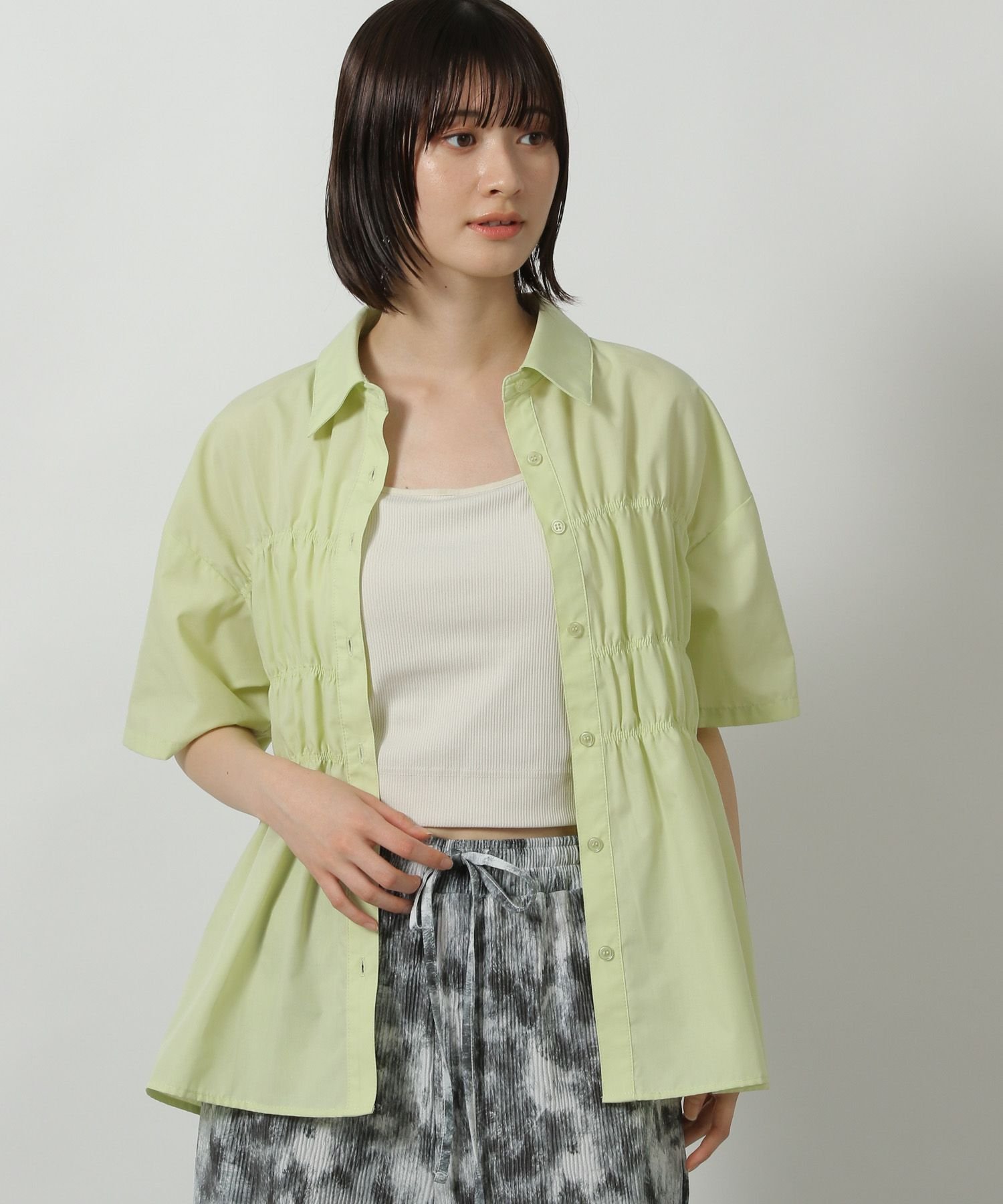 【SALE／32%OFF】LAKOLE シャーリングシャツ6分袖 ラコレ トップス シャツ・ブラウス グリーン ホワイ..