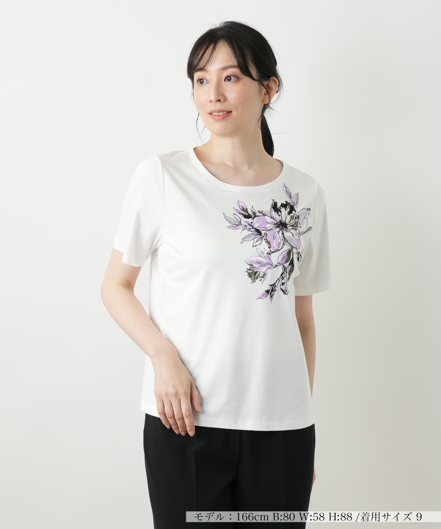 Leilian 花柄クルーネックカットソー レリアン トップス カットソー・Tシャツ ホワイト
