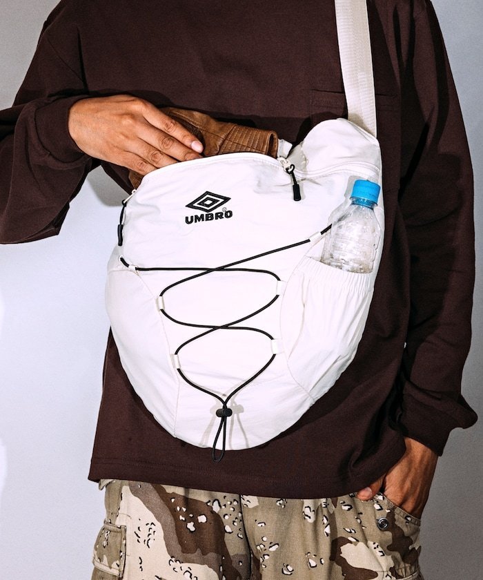 【SALE／33%OFF】UMBRO SP Body BAG 25AW フリークスストア バッグ ショルダーバッグ ホワイト グレー ベージュ【送料無料】のサムネイル