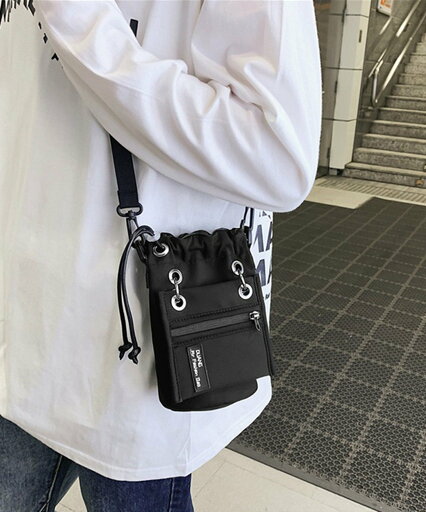 【SALE/30%OFF】HOOK 【HOOK】巾着風ミニショルダーバッグ・スマホポーチ アイモハ バッグ ショルダーバッグ ブラック ホワイト グレー 【SALE/30%OFF】HOOK 【HOOK】巾着風ミニショルダーバッグ・スマホポーチ アイモハ バッグ ショルダーバッグ ブラック ホワイト グレー