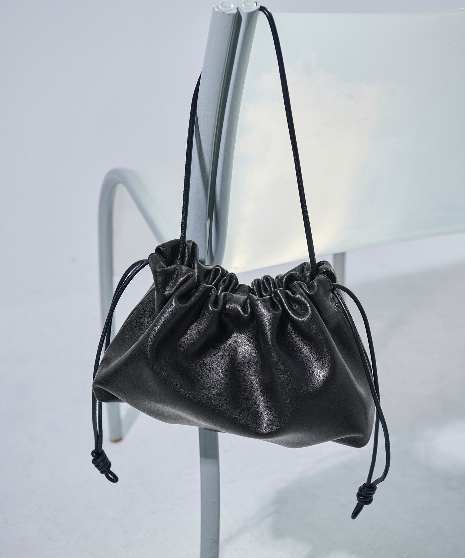 ADAM ET ROPE' FEMME 【サステナブル】巾着ミニショルダーバッグ アダムエロペ バッグ ショルダーバッグ ブラック ブラウン ピンク【送料無料】のサムネイル