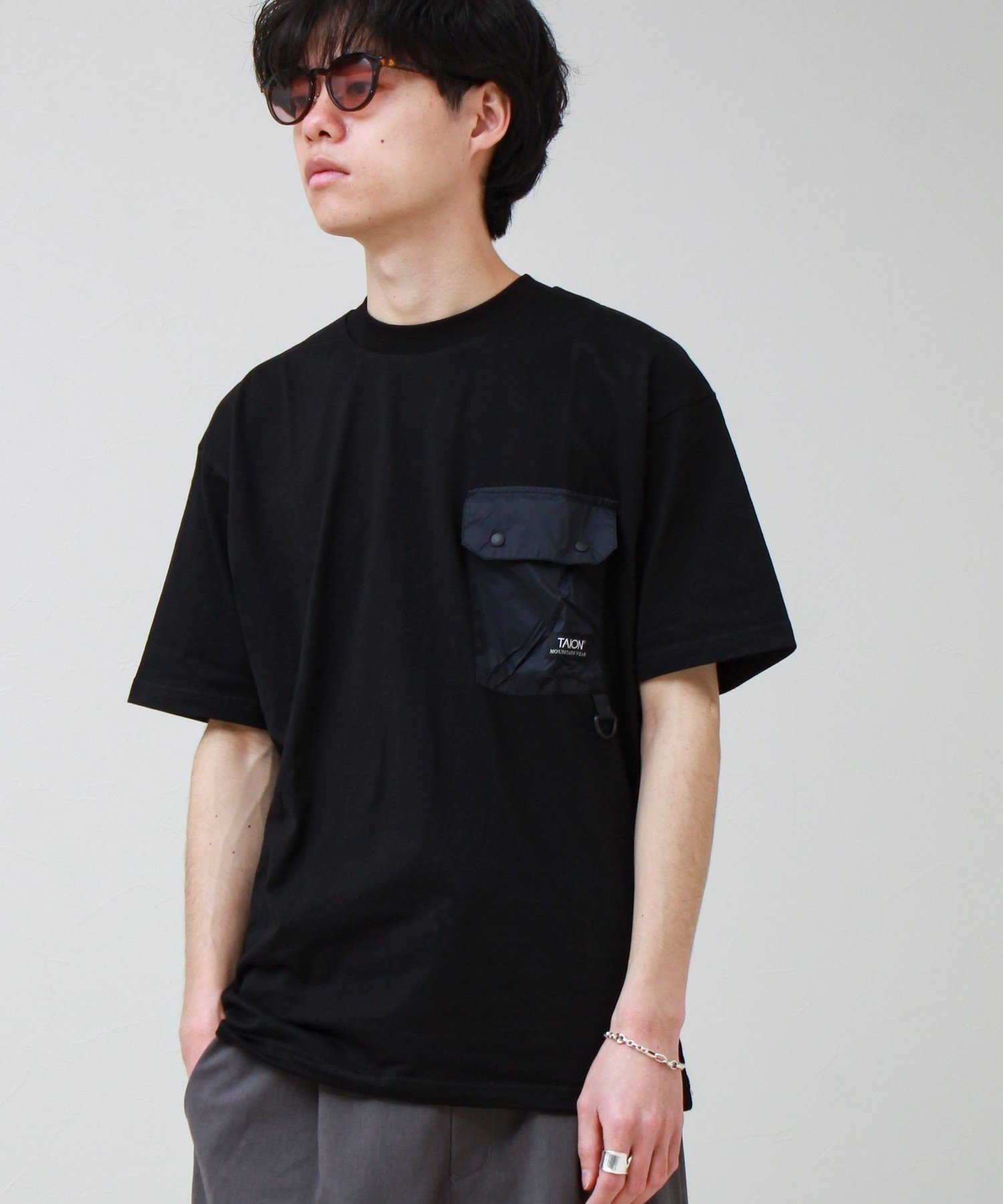 【TAION / タイオン】MOUNTAION FRAP POCKET T-SH フレディ アンド グロスター トップス カットソー・Tシャツ ブラック ホワイト