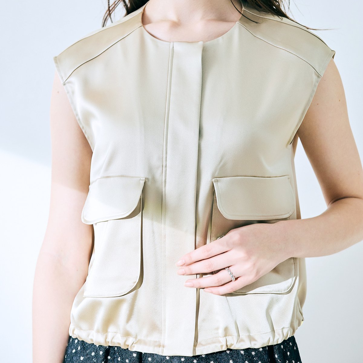 【SALE／50%OFF】Audie a Muses 【セットアップ対応】ワーク風フラットベスト ローズティアラ トップス ベスト・ジレ ブラック ベージュ【送料無料】