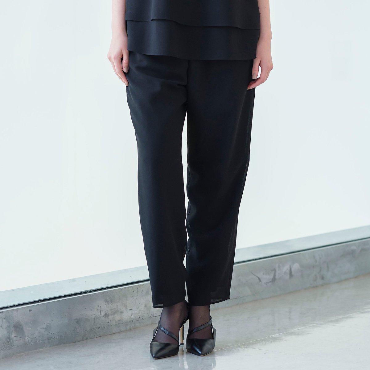 Liliane Burty 梨地ジョーゼット オールゴムパンツ[セットアップ可] リリアンビューティ パンツ チノパンツ ブラック