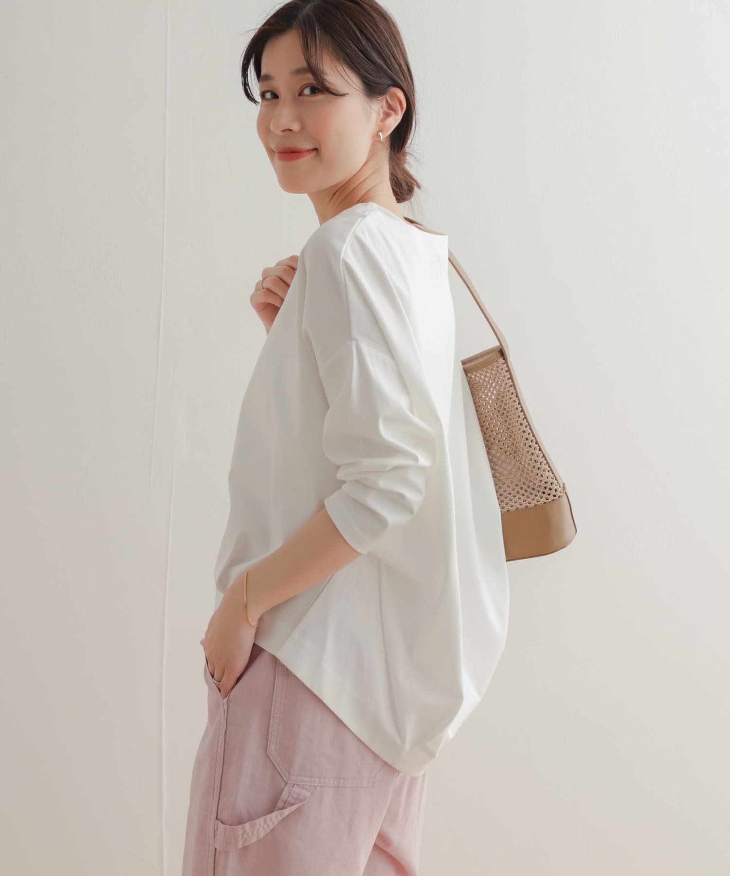 【SALE／10%OFF】URBAN RESEARCH DOORS コットンバックタック7分袖プルオーバー アーバンリサーチドアーズ トップス カットソー・Tシャツ ホワイト ピンク ネイビー【送料無料】のサムネイル