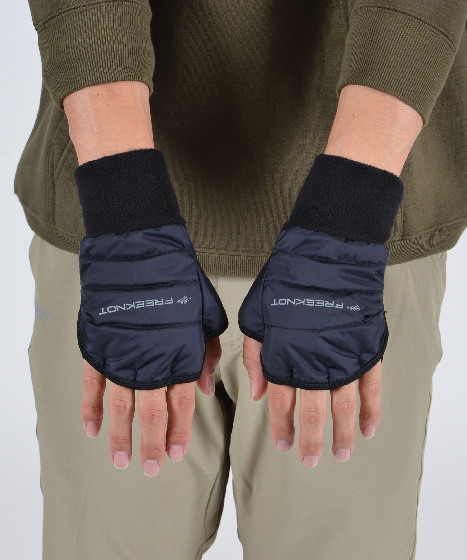 FREEKNOT SOLFIBER FOURON インシュレーショングローブ 3本カット フリーノット ファッション雑貨 手袋 ブラック【送料無料】