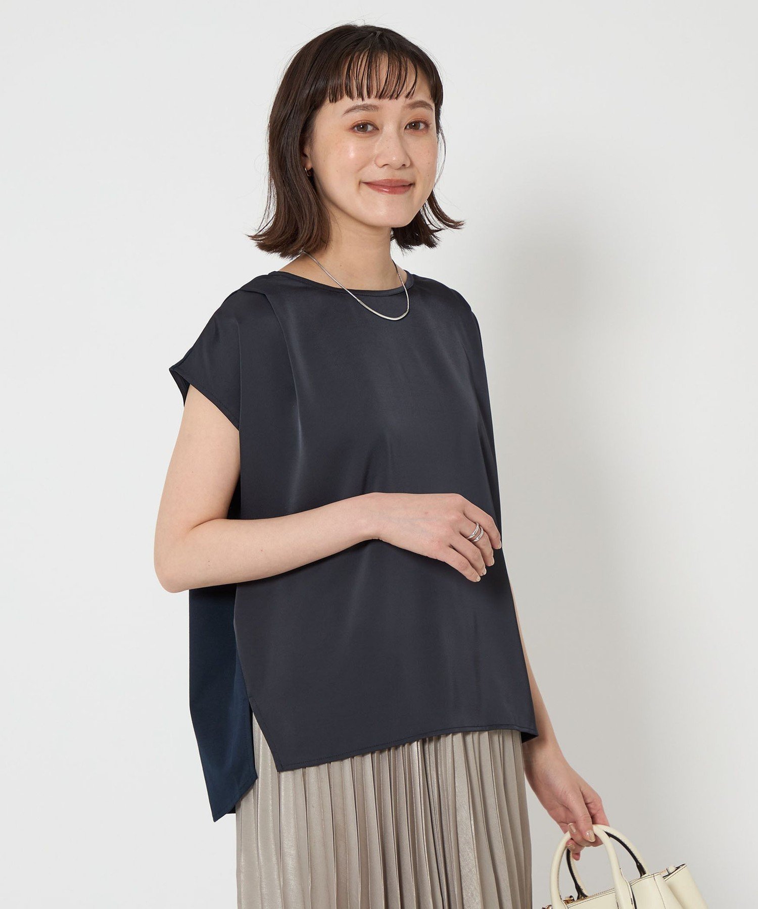 UNITED ARROWS green label relaxing サテン ドッキング ドルマン プルオーバー カットソー ユナイテッドアローズ グリーンレーベルリラクシング トップス カットソー・Tシャツ ベージュ ホワイト ネイビー【送料無料】のサムネイル