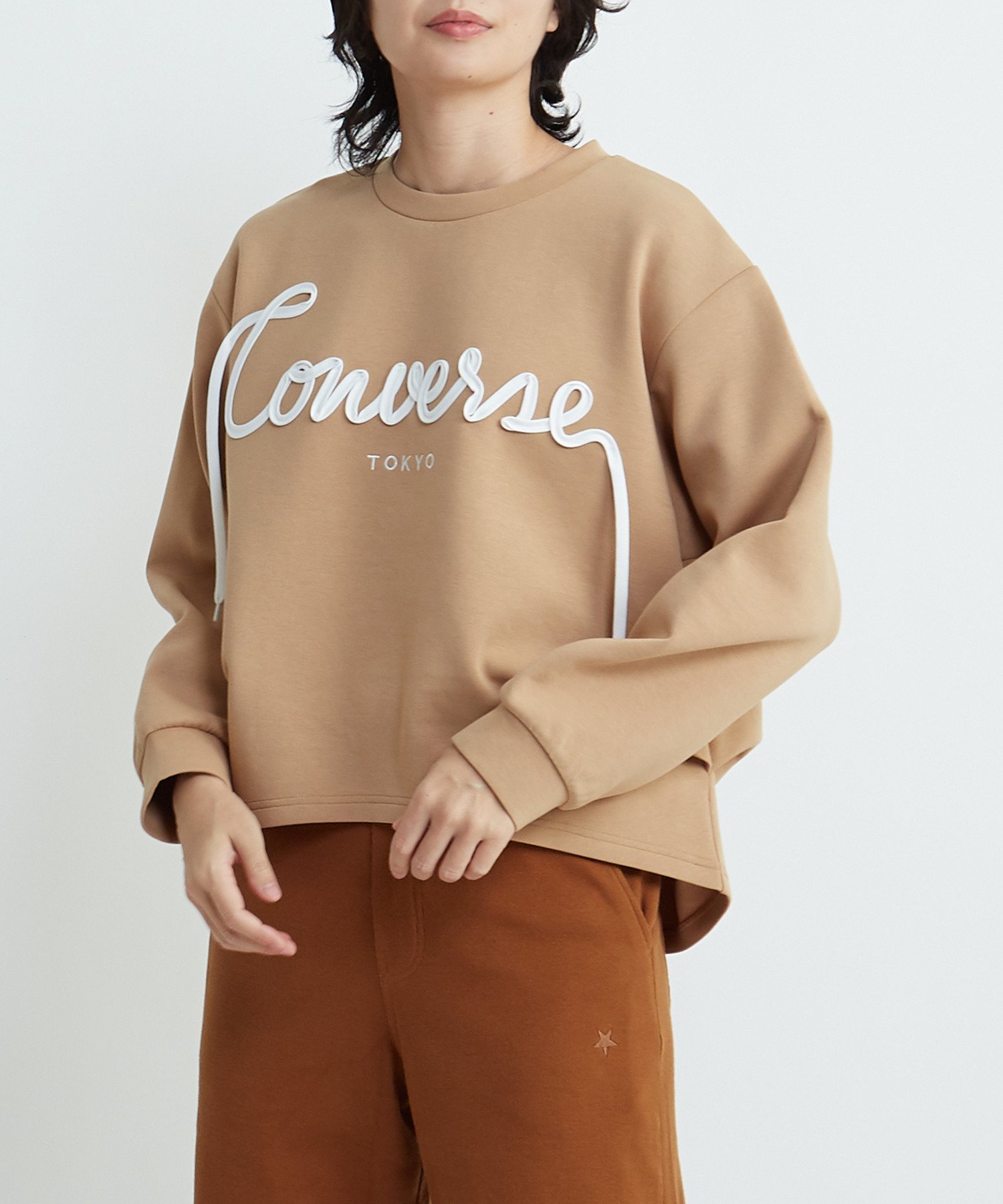 CONVERSE TOKYO WOMEN SPINDLE LOGO TUCK SWEAT コンバーストウキョウ トップス スウェット・トレーナー ベージュ グレー ブラック【送料無料】のサムネイル