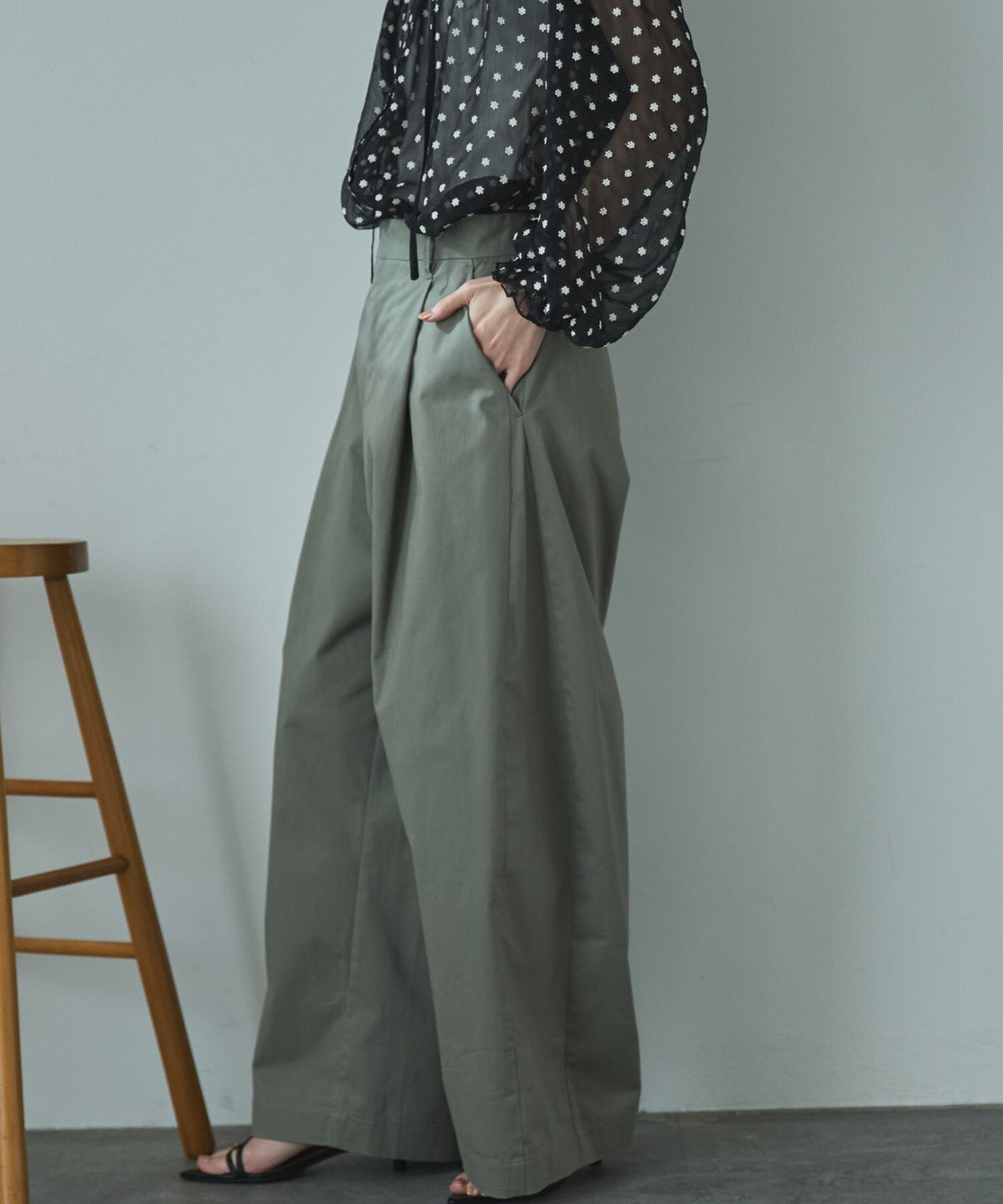 綿ストレッチバレルパンツ ドゥアルシーヴ パンツ その他のパンツ ベージュ カーキグリーン ホワイト