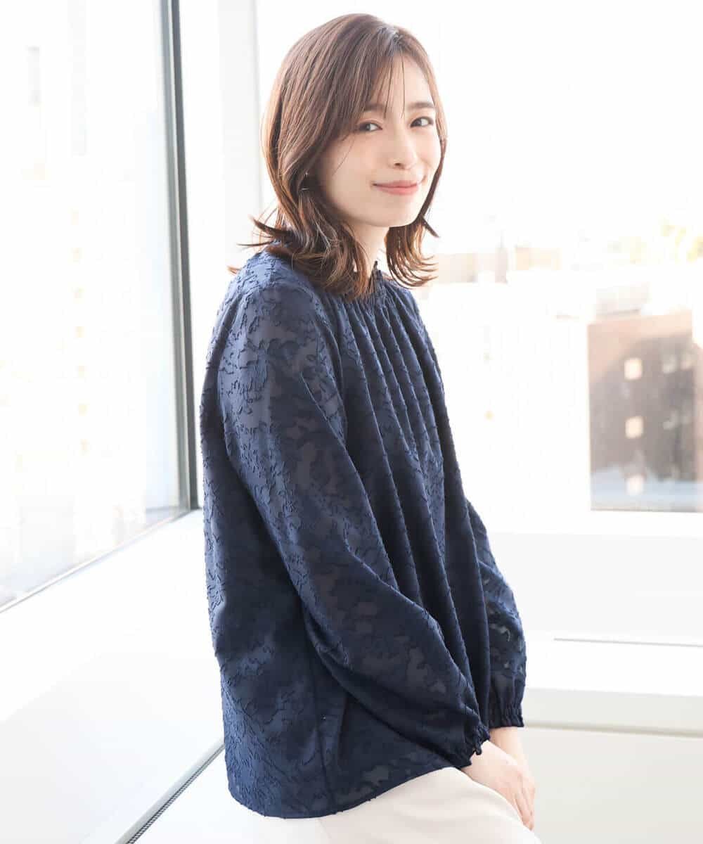 OFUON カットジャガードブラウス/洗える/WEB限定サイズあり オフオン トップス シャツ・ブラウス ネイビー ブルー