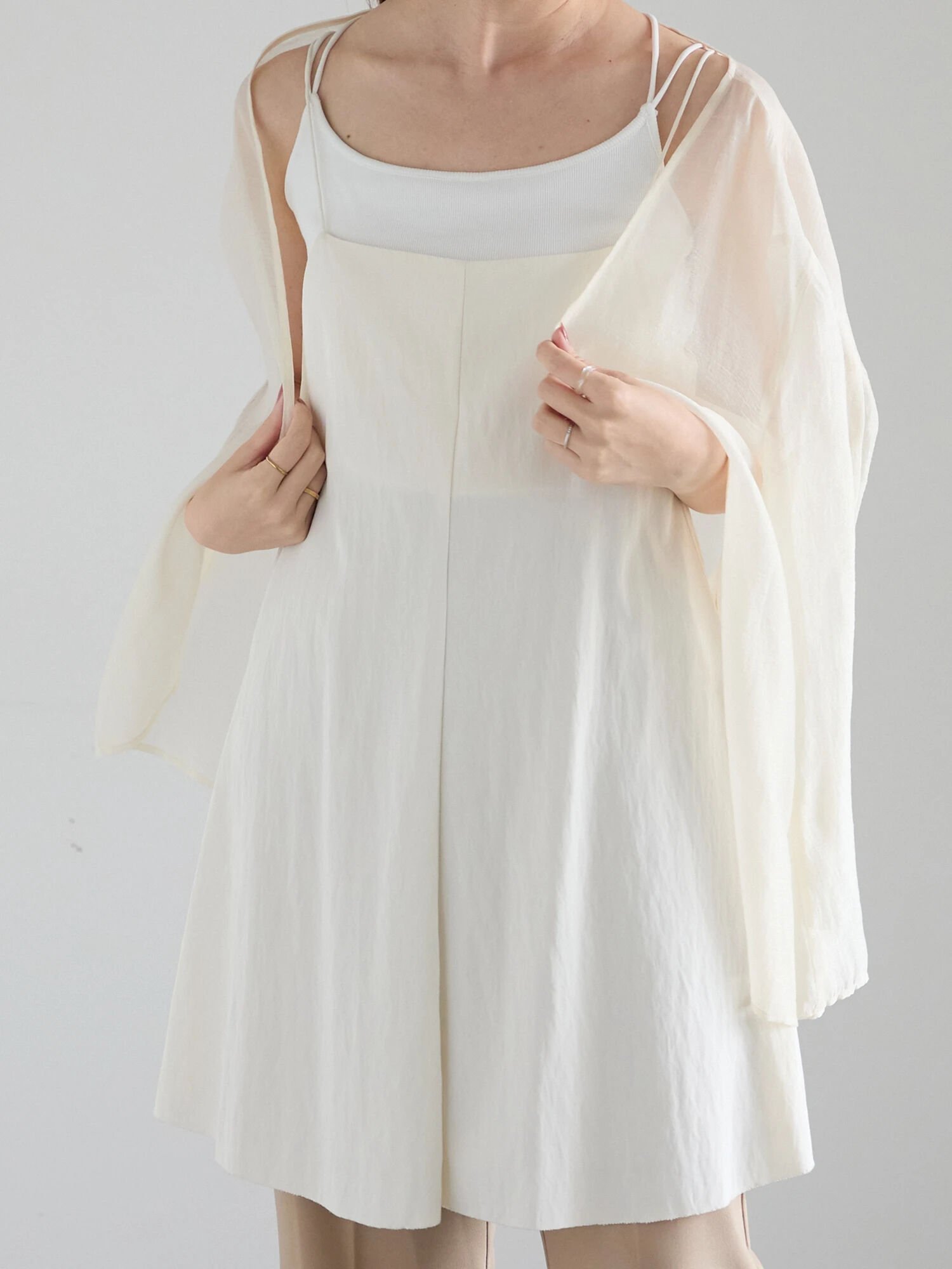 【SALE/60%OFF】Te chichi 【松井愛莉着用】ミドルフレアキャミブラウス テチチ トップス シャツ・ブラウス ホワイト ブラック