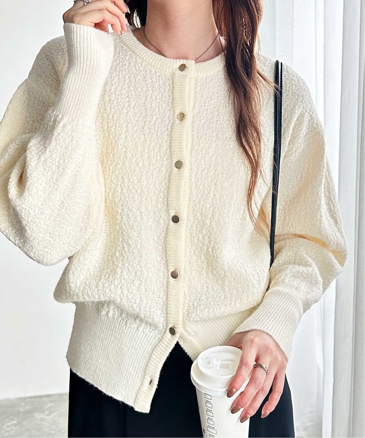【SALE／40%OFF】GeeRA ゴールドボタン表面感クルーネックカーディガン ジーラ トップス カーディガン ホワイト グレー