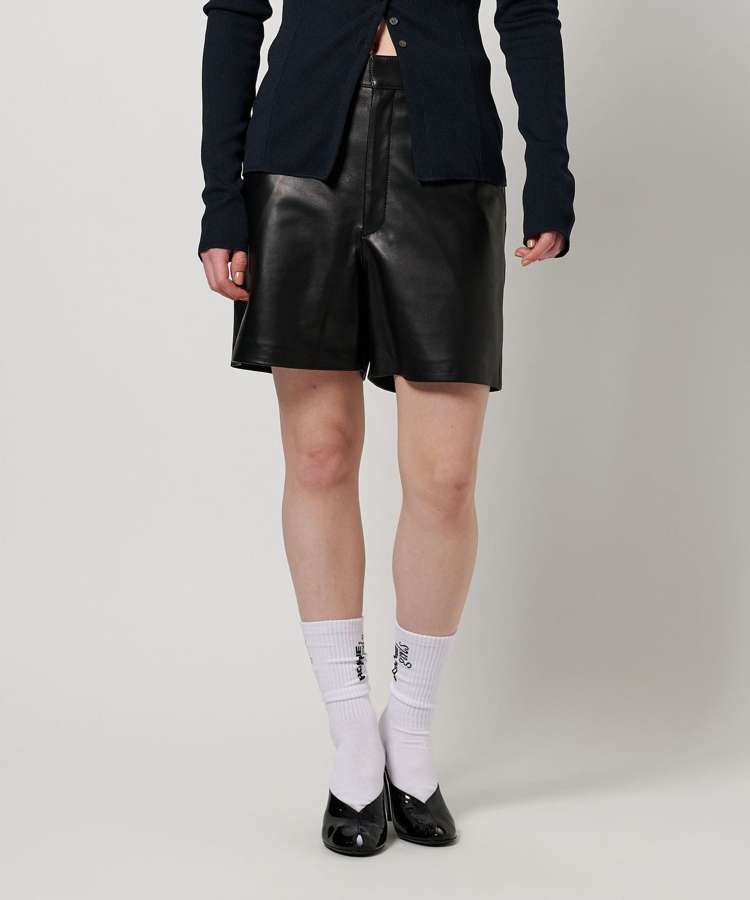 ＜H＞シープレザーショートパンツ ユナイテッドアローズ アウトレット パンツ その他のパンツ ブラック