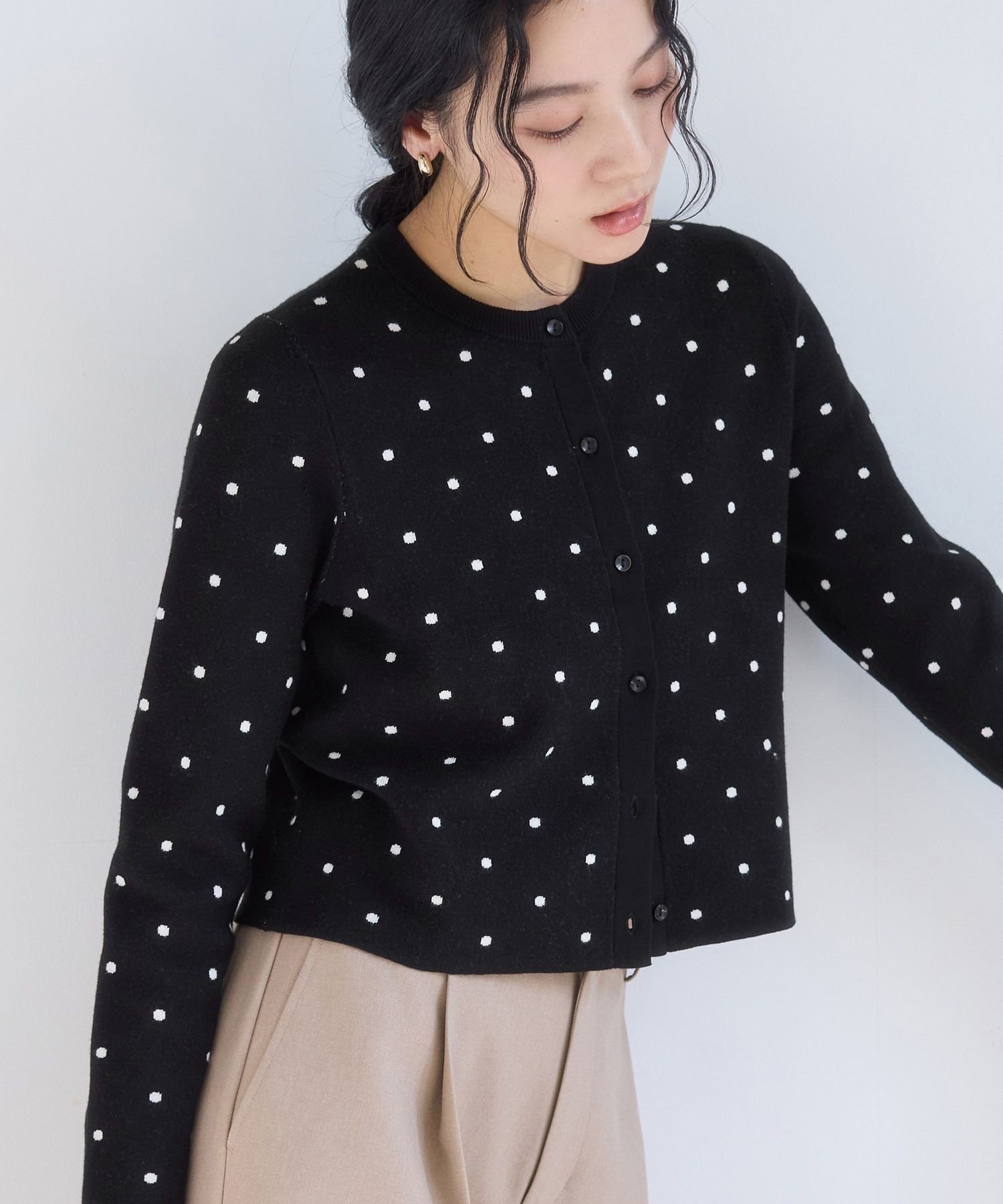 VIS ドットジャガードカーディガン ビス トップス カーディガン グレー ブラック ベージュ【送料無料】のサムネイル