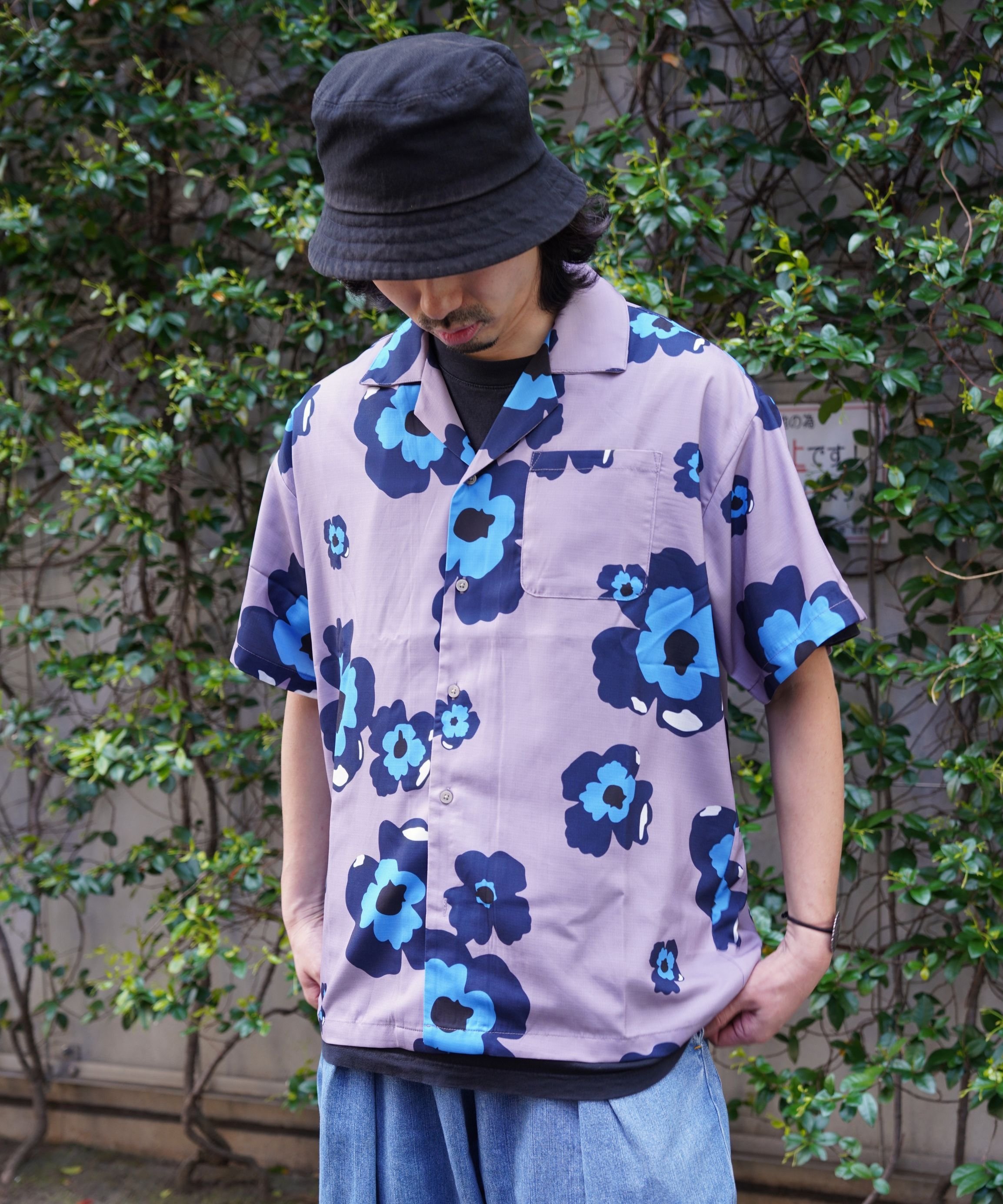 B omnivore/ビーオムニボー FLOWER S/S SHIRT ビーバー トップス シャツ・ブラウス ブラック グレー