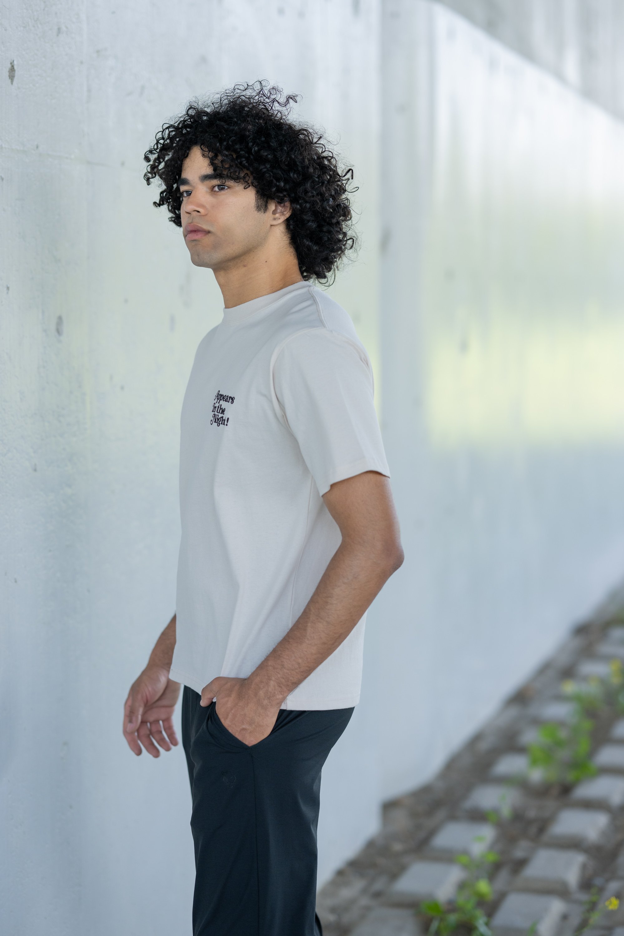 YEVS ゴースト刺しゅうTシャツ イーブス トップス カットソー・Tシャツ ブラック ホワイト