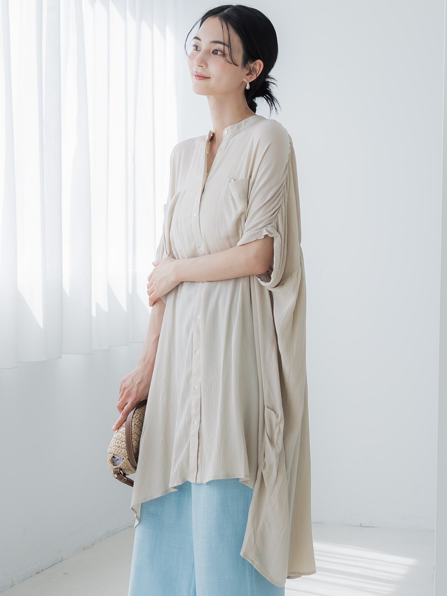 coca 楊柳ロングポンチョシャツ コカ トップス シャツ・ブラウス ベージュ ブラックのサムネイル