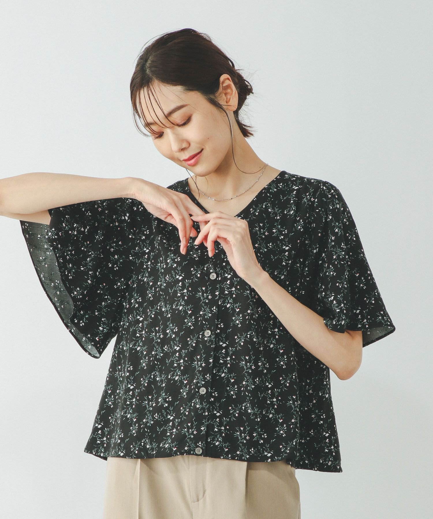 【SALE／46%OFF】GLOBAL WORK さらさらリラックスVネックブラウス半袖/290894 グローバルワーク トップス シャツ・ブラウス ブラックのサムネイル