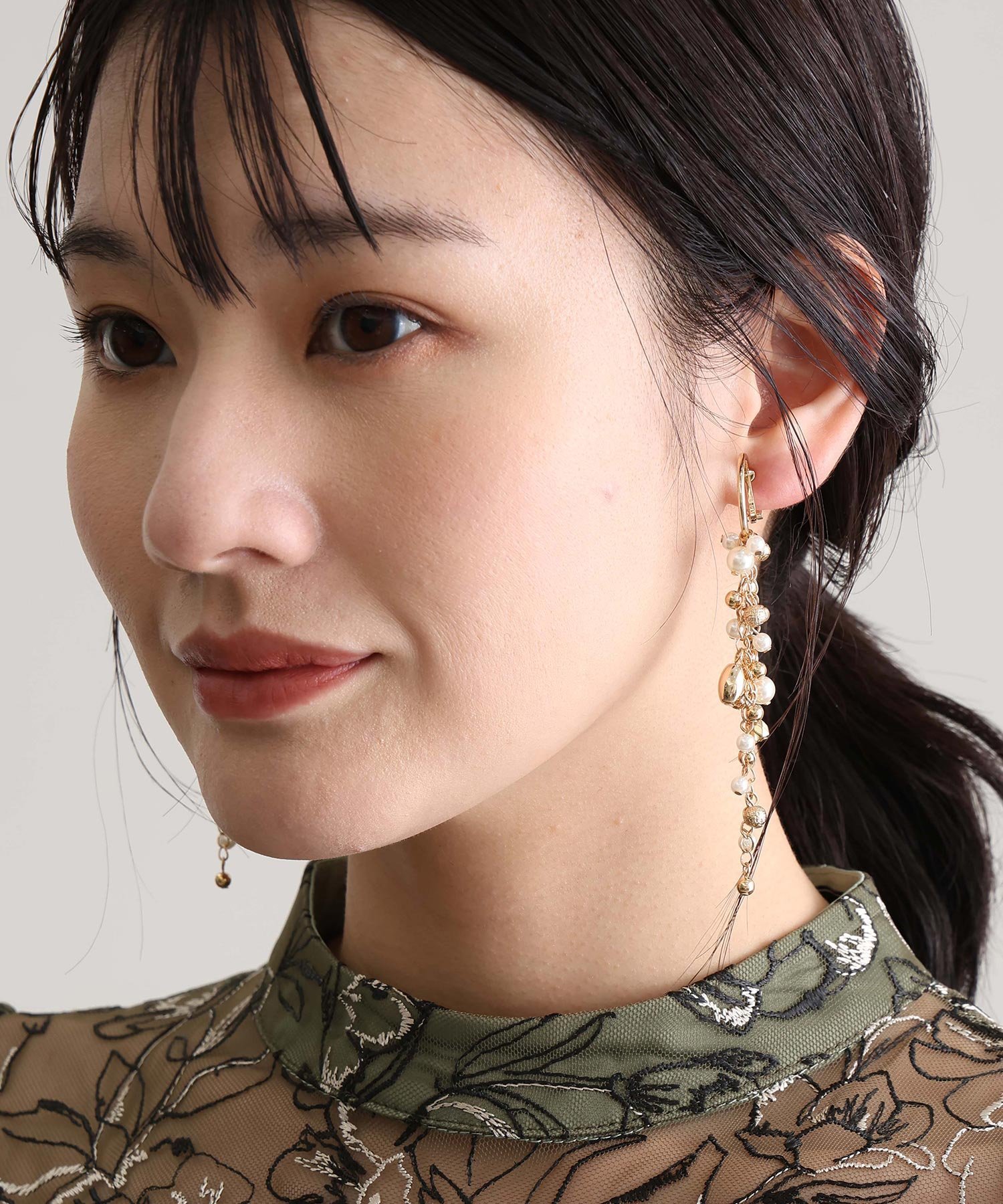 atlo ランダムメタルパールロングイヤリング結婚式オケージョン二次会同窓会 プールヴー アクセサリー・腕時計 イヤリング・イヤーカフ シルバー ゴールド【送料無料】