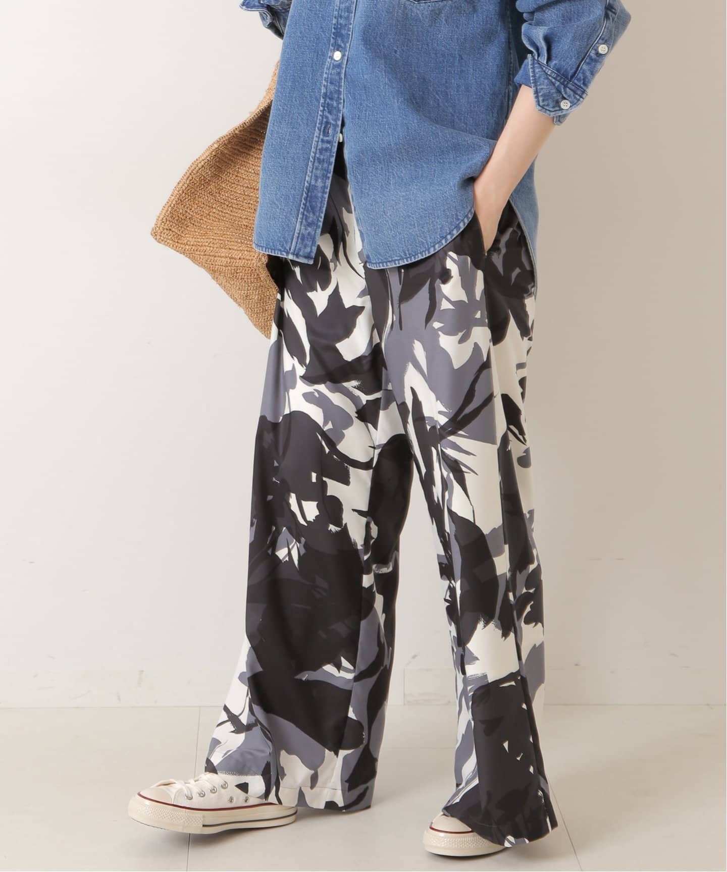 【SALE／30%OFF】Spick & Span レイヤーグラフィックワイドパンツ スピックアンドスパン パンツ その他のパンツ ブラック イエロー【送料無料】のサムネイル