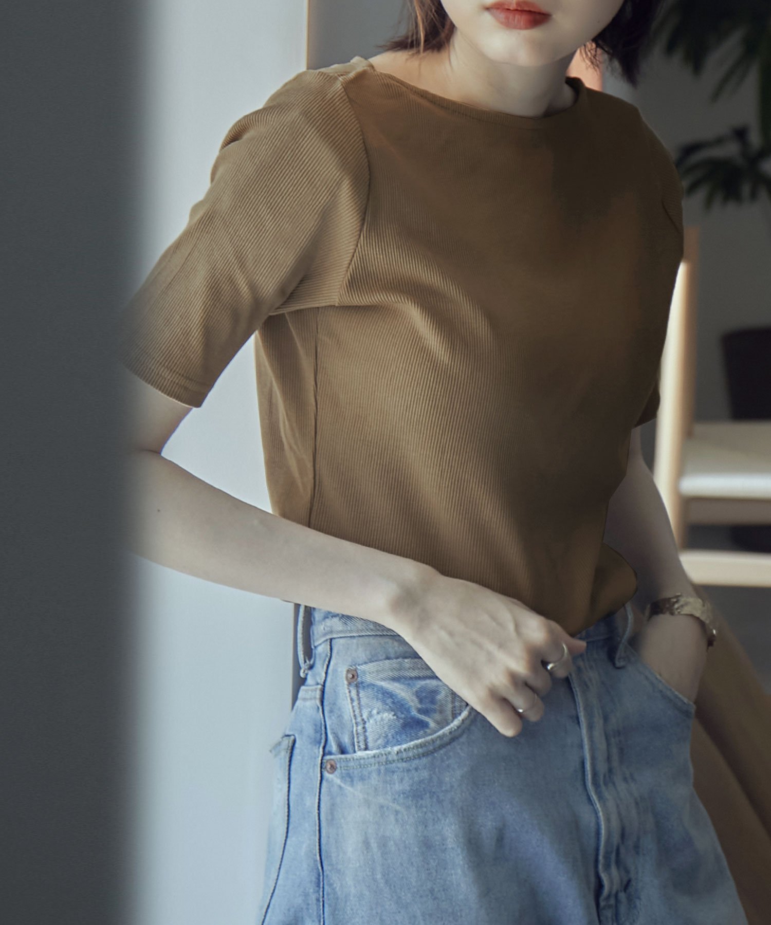 etoll. 五分袖ボートネックコットンリブTシャツ ビーフラット トップス カットソー・Tシャツ ベージュ ..