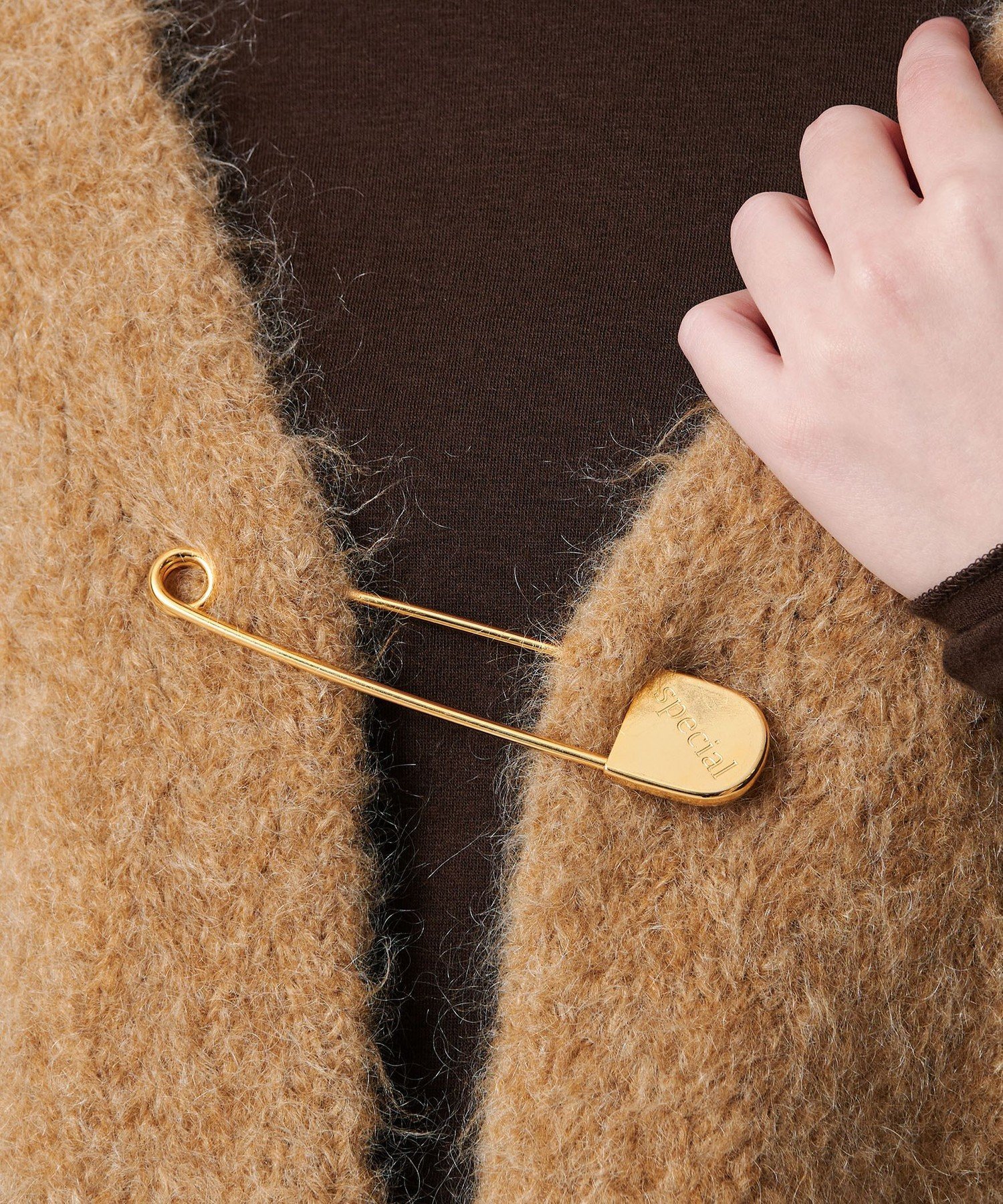 BEAUTY&YOUTH UNITED ARROWS ＜LAPUIS＞メッセージ ビッグピン ビューティー＆ユース　ユナイテッドア..